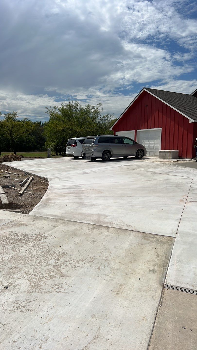 1000' Drive and Patio using Concrete by Clays Services Inc