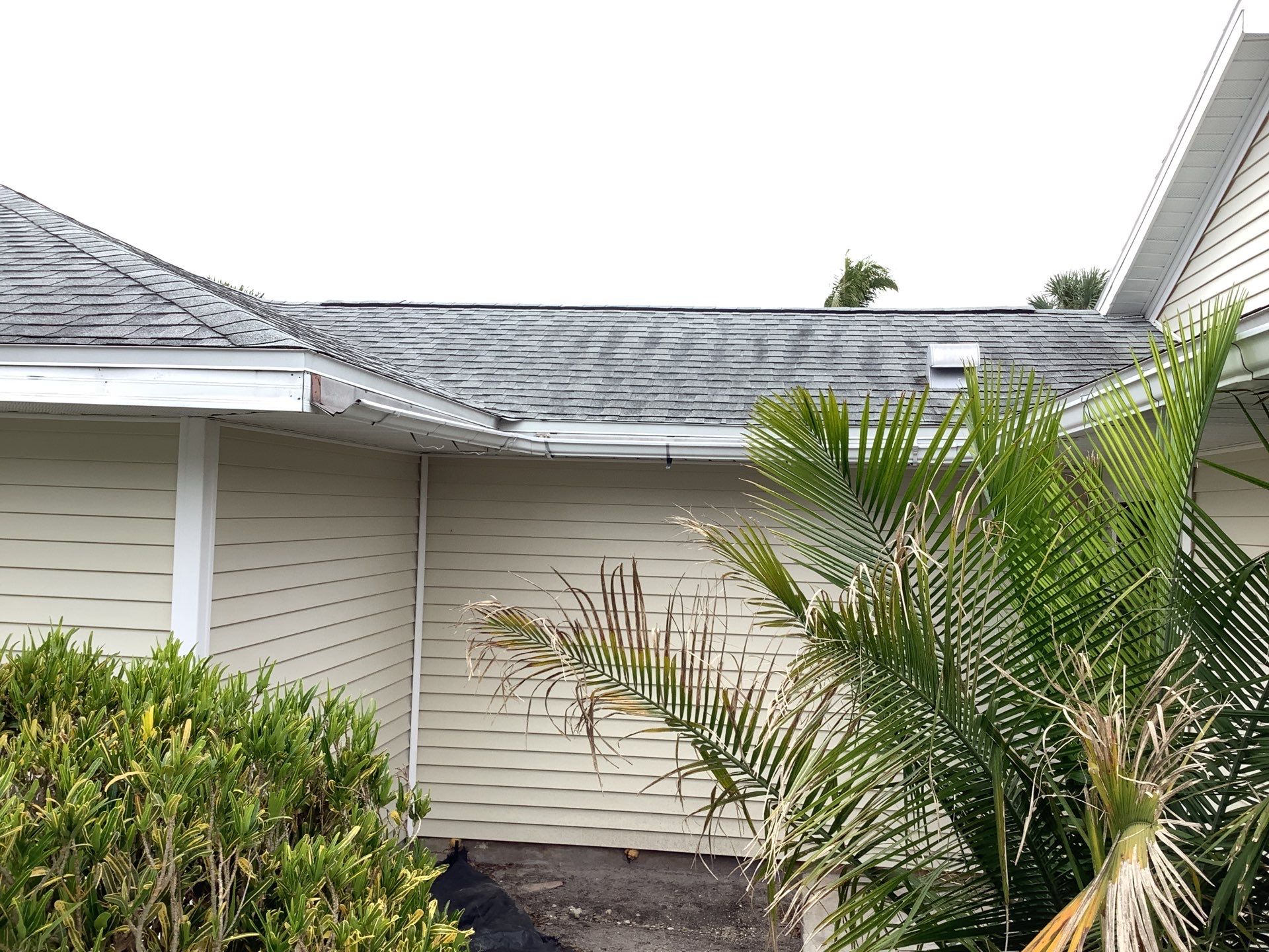 6-Inch Gutters in Fort Myers FL by Gutter Professor by Gutter Professors