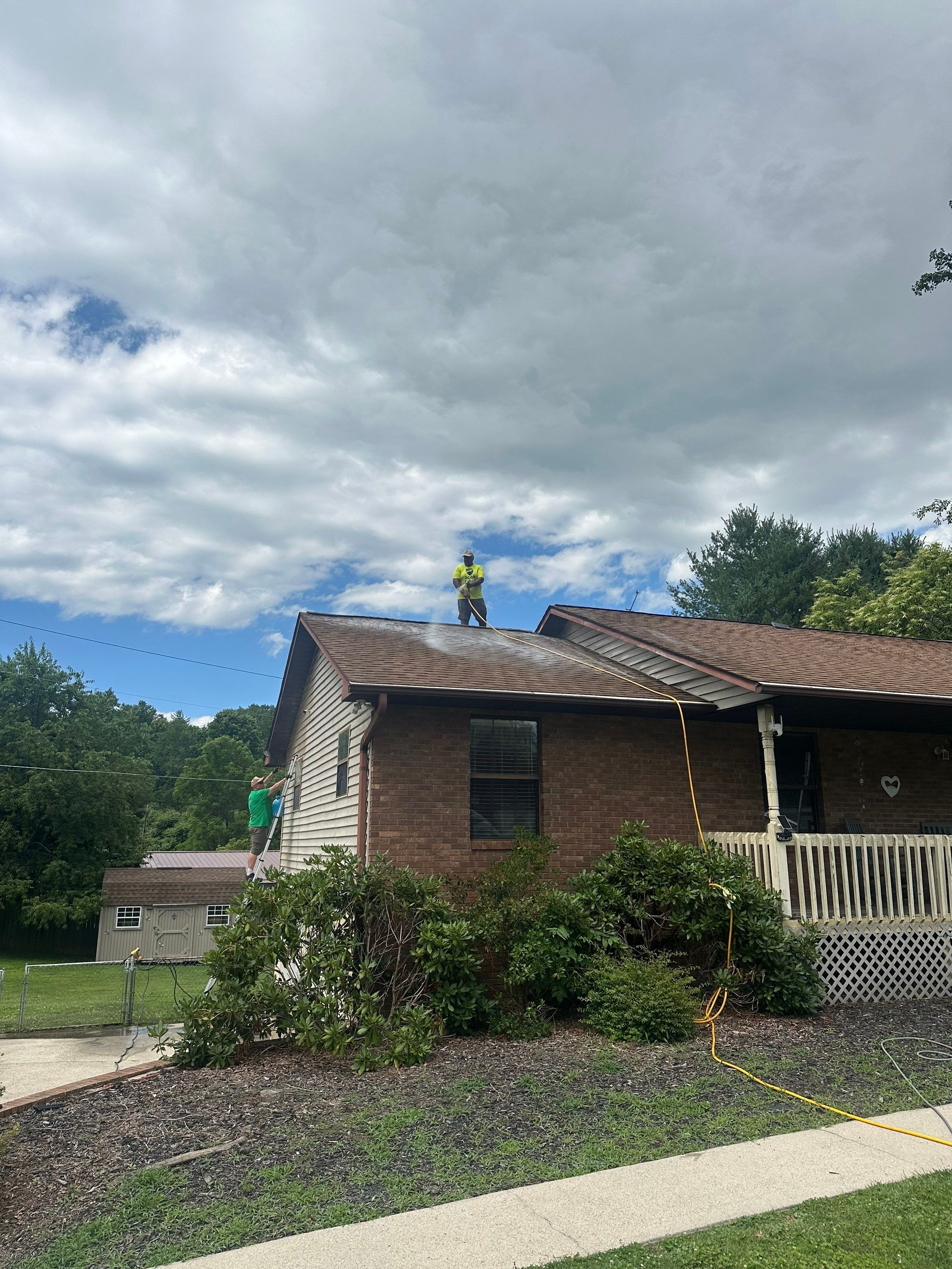 Residential Roof and Exterior Surface Cleaning in Etowah by Bright Home Connections