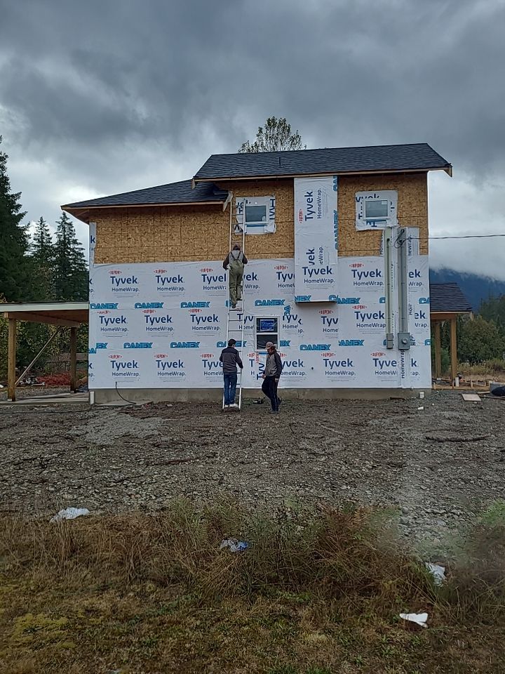 Residential Roofing Installation using OC Oakridge shingles by Top Notch Roofing Inc