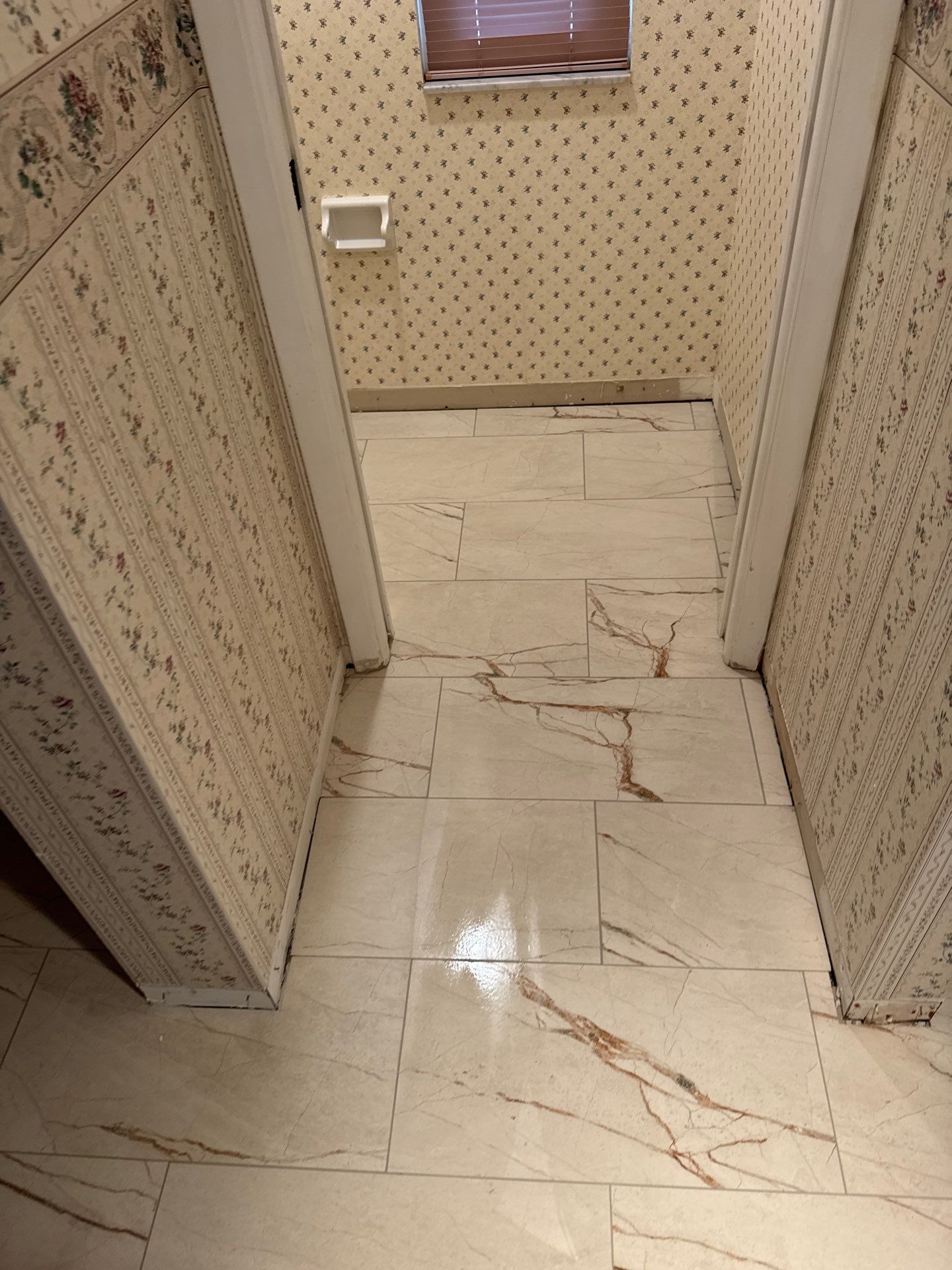 Bedroom & bathroom remodel  by Vrmmm Flooring