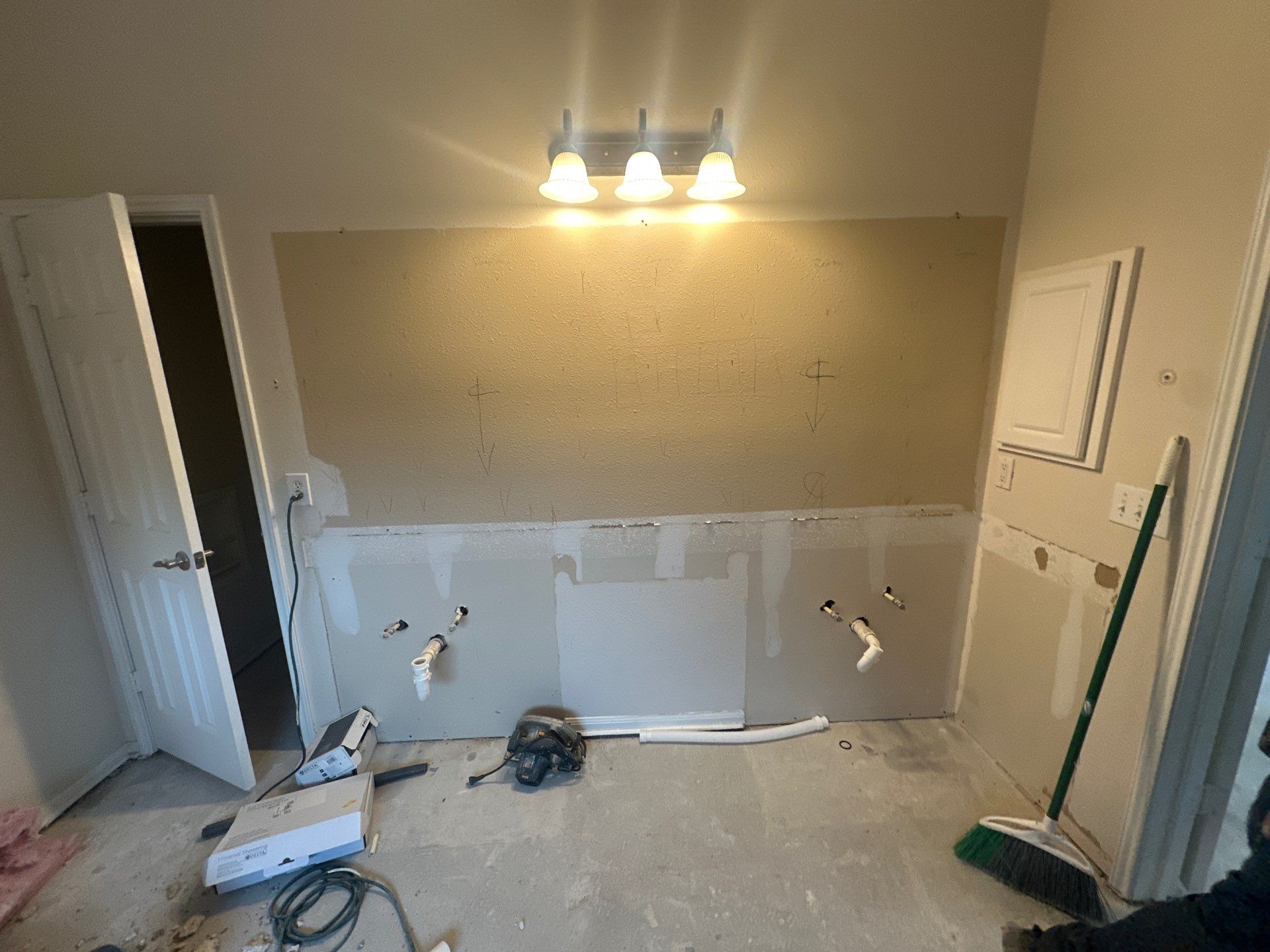 Bathroom and Ktichen Remodel in The Woodlands by SophAlx LLC