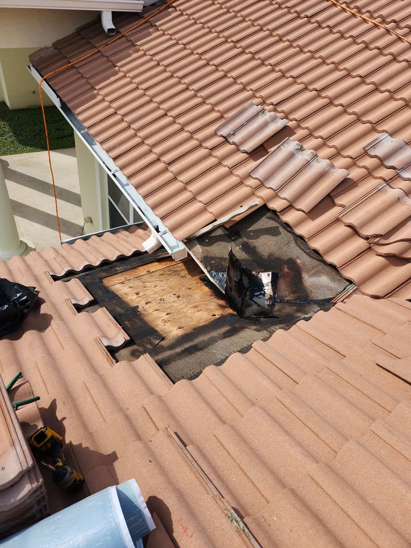 Tile Roof Repair in West Palm Beach – Expert Restoration & Leak Fixing by Aastro Roofing