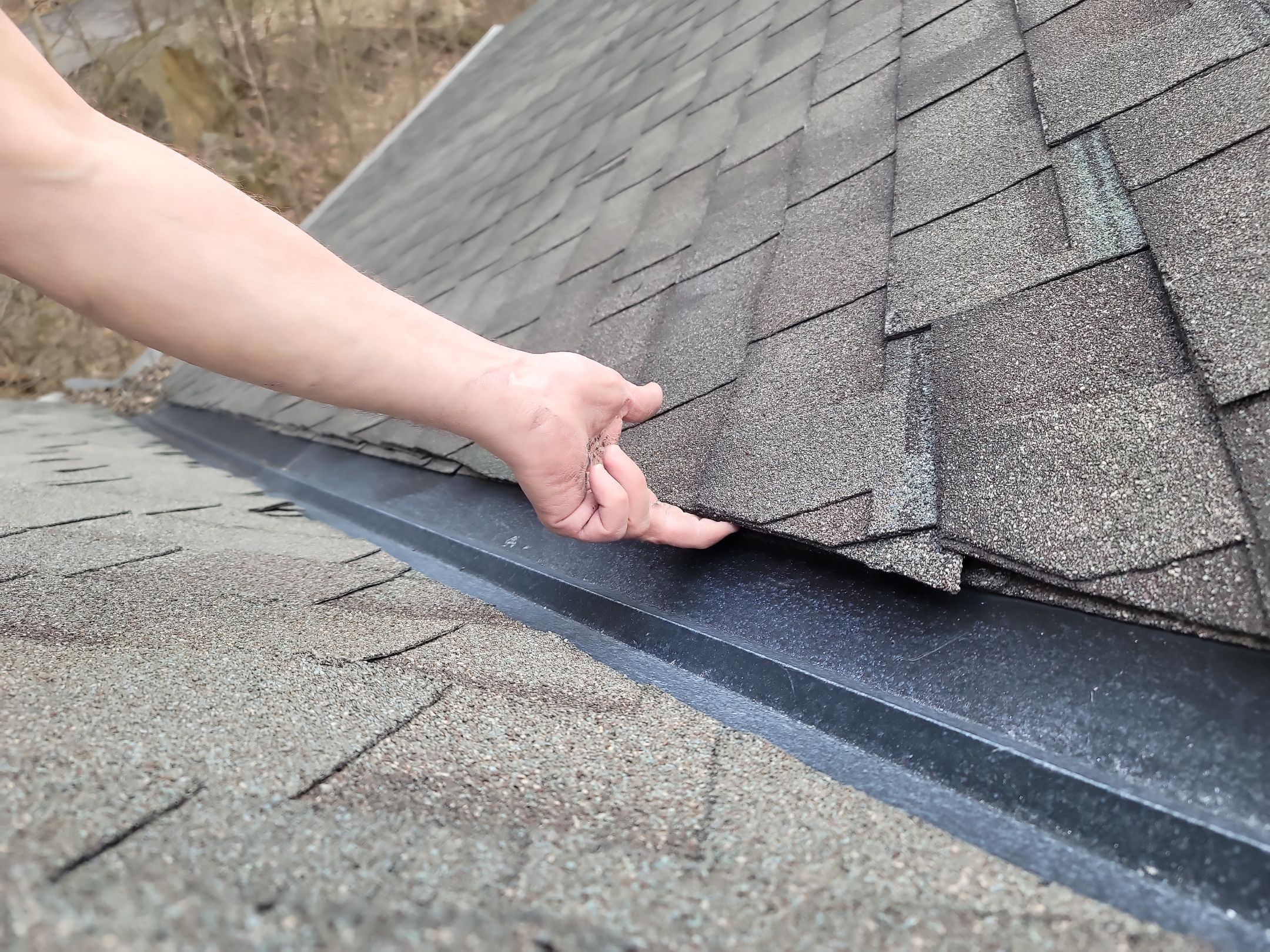 ATLAS PINNACLE HP W/SCOTCHGARD COLOR: WEATHERED WOOD by Eagle Eye Roofing