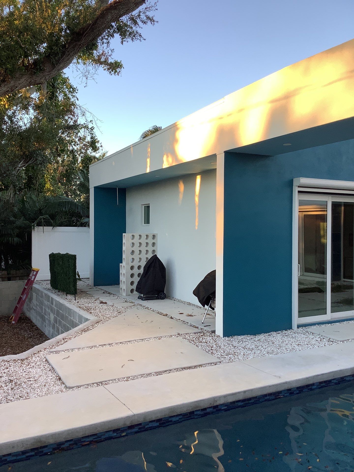 7-Inch Smooth Box Seamless Gutters in Sarasota FL by Gutter Professors