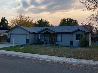 Garden City ID., single level Residential Roof using Owens Corning in Peppermill Grey