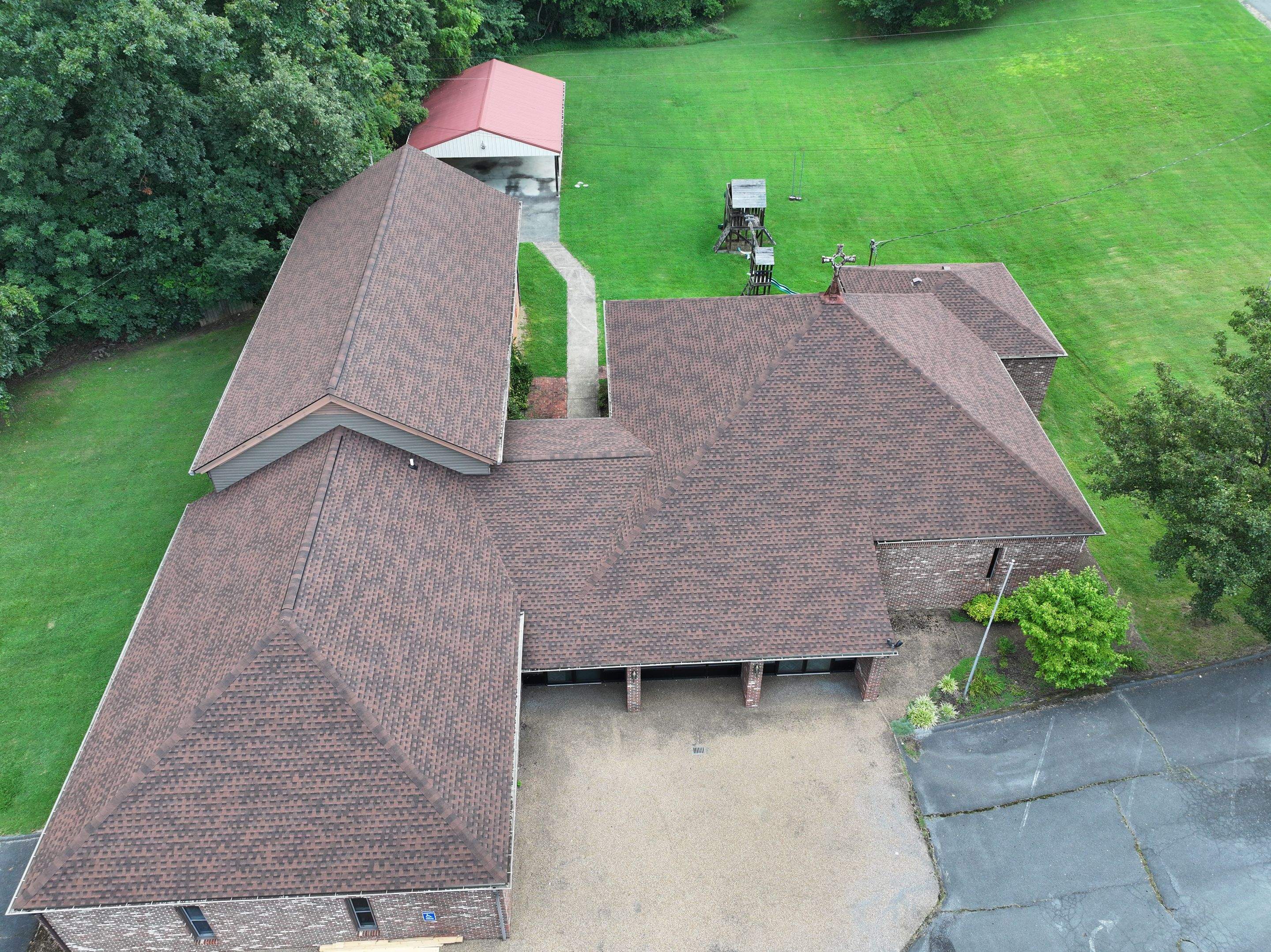 5825 Fort Henry Drive • Kingsport, TN 37663 by Omnia Roofing