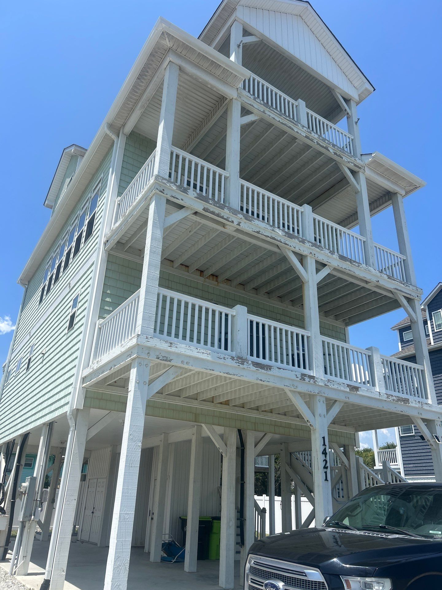 Hamilton Vinyl Privacy Project in Surf City by Superior Fence and Rail