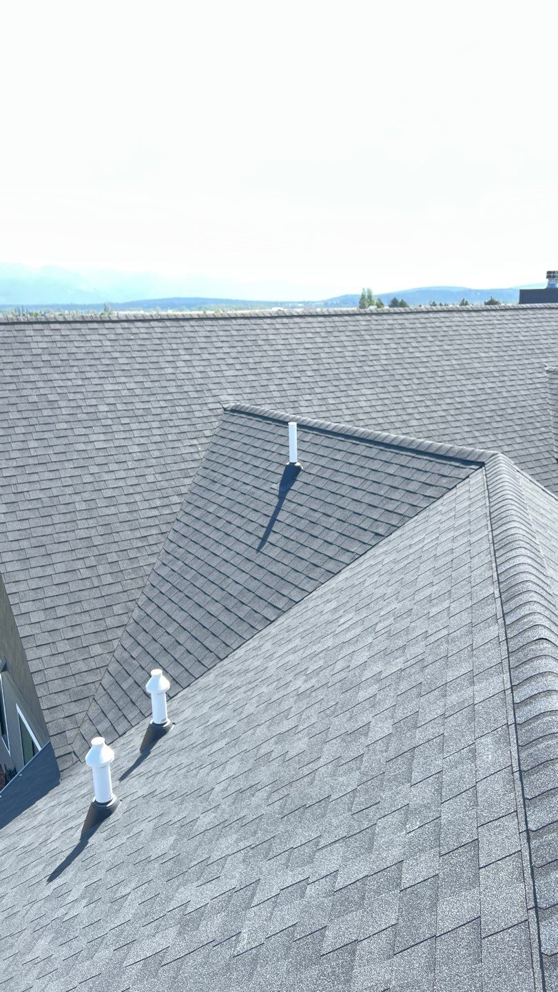 Owens Corning TruDefinition Duration - Onyx Black by Montana Roofing Solutions