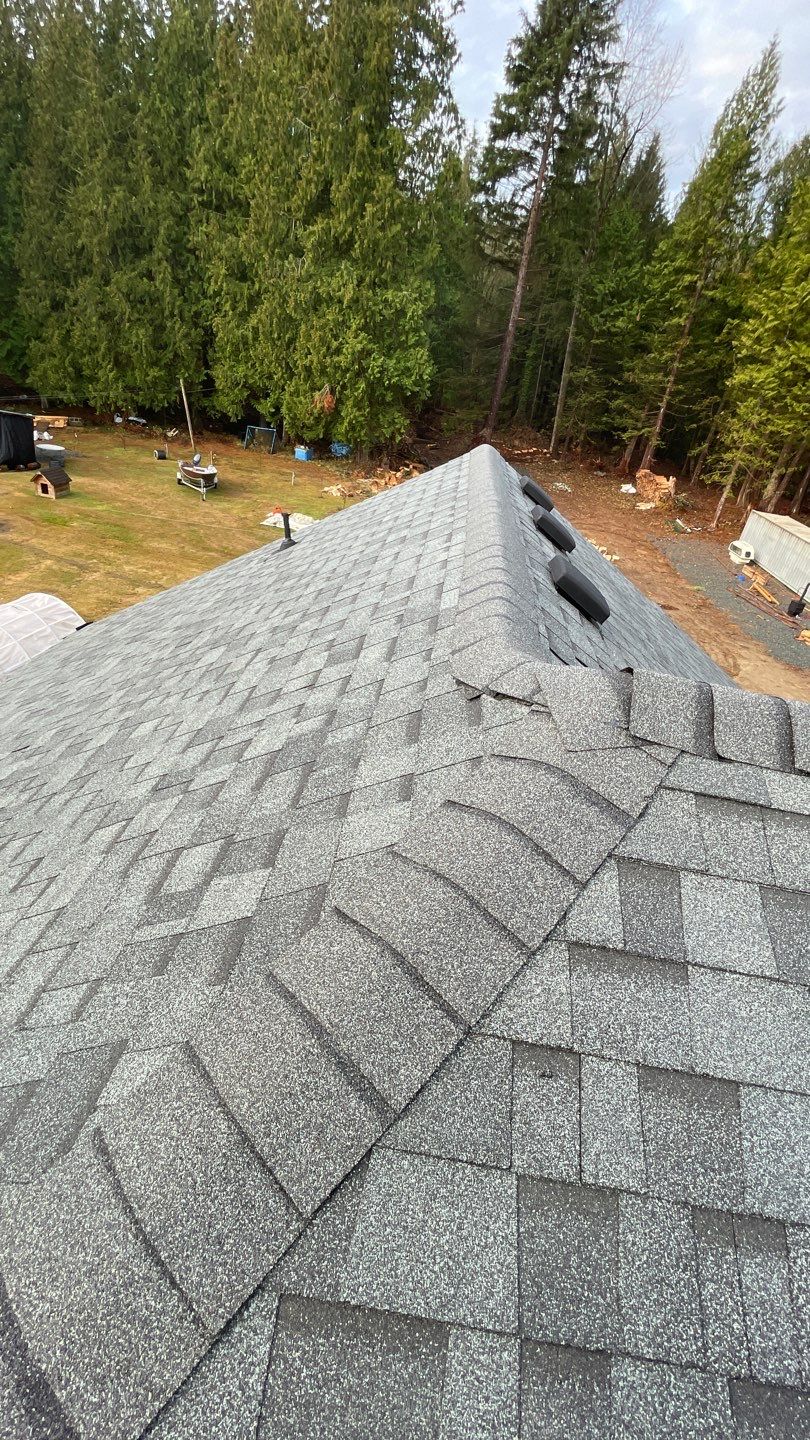 Residential Roofing Installation using OC Oakridge shingles by Top Notch Roofing Inc