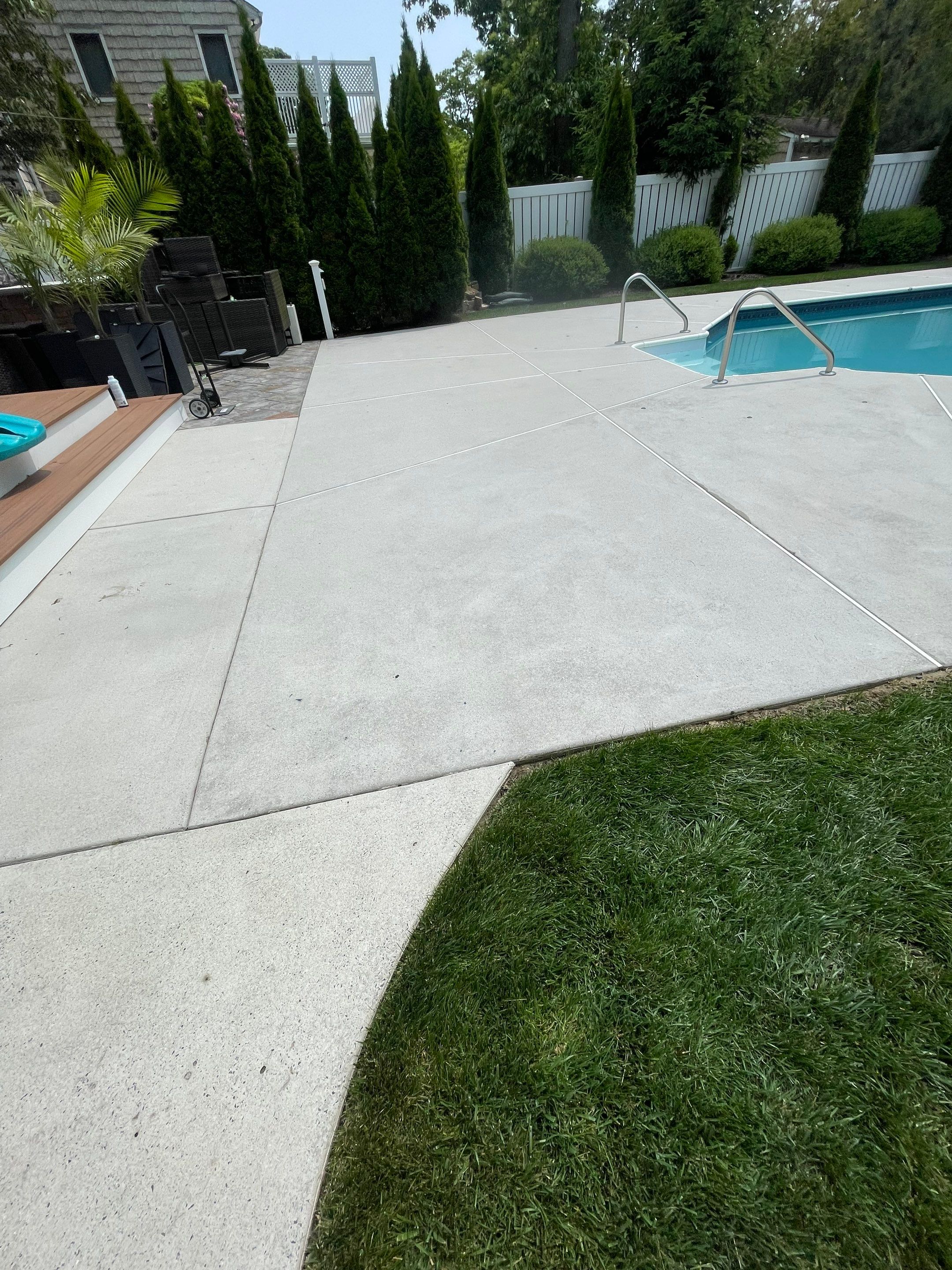 Concrete Cleaning by SJ Exterior