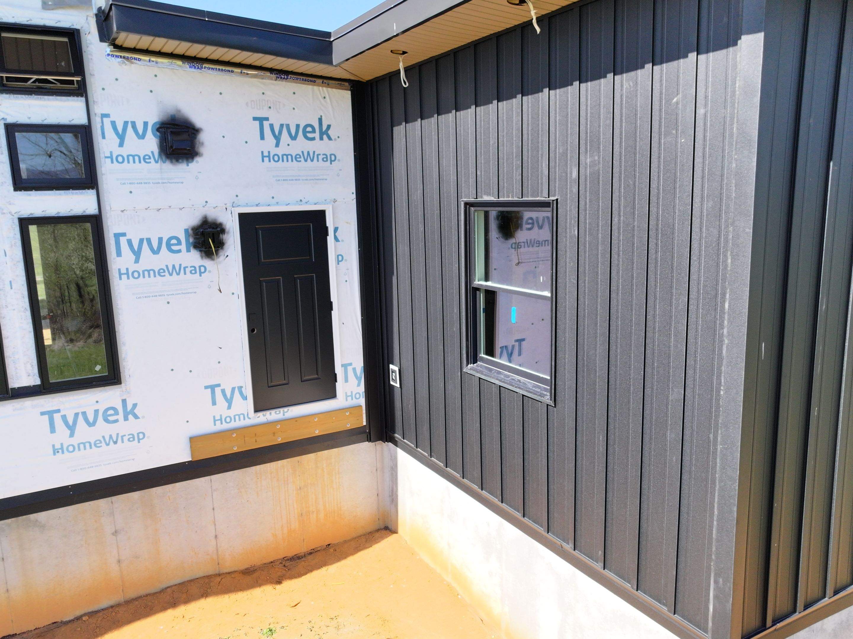 Phillips Residence  by Omnia Roofing