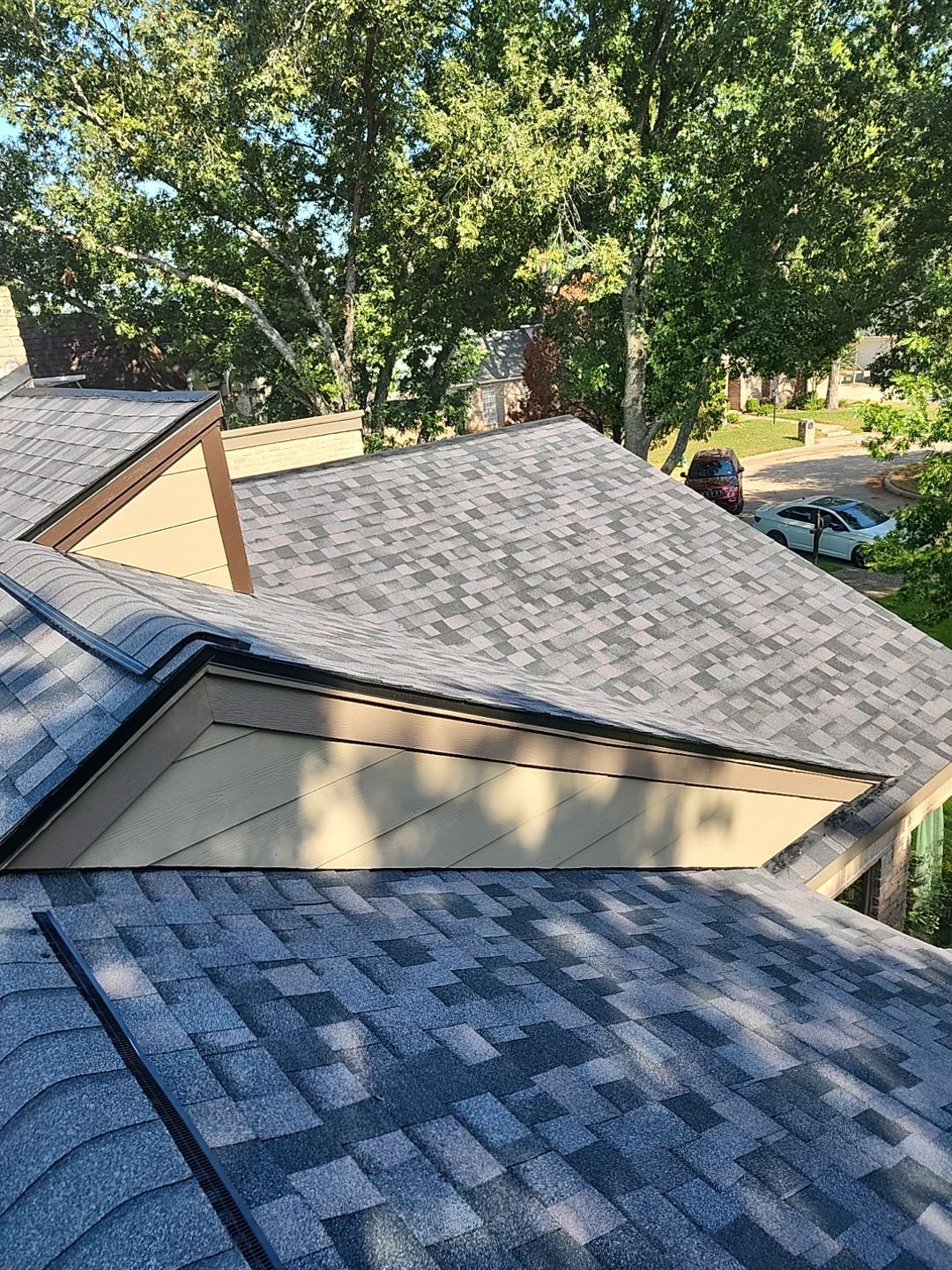 Residential Roofing Installation using Owen's Corning Duration (Lifetime) Shingles by Roof Repair Company