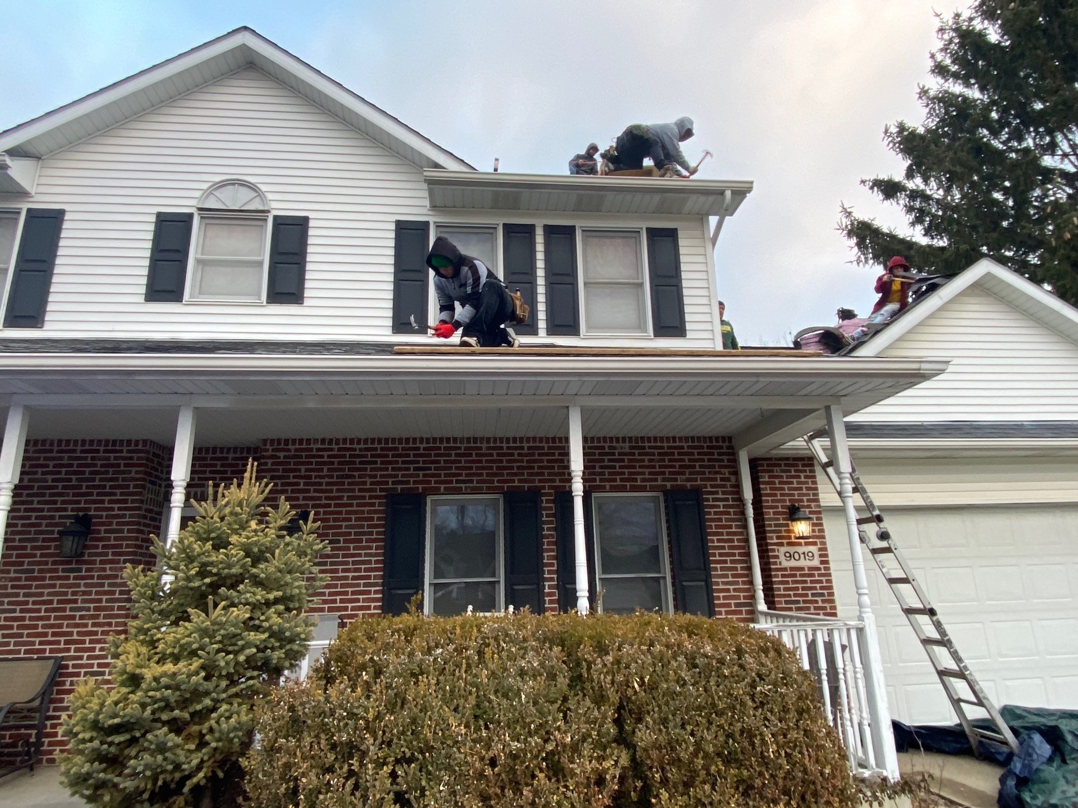 Roof Replacement using Owens Corning by 180 Contractors