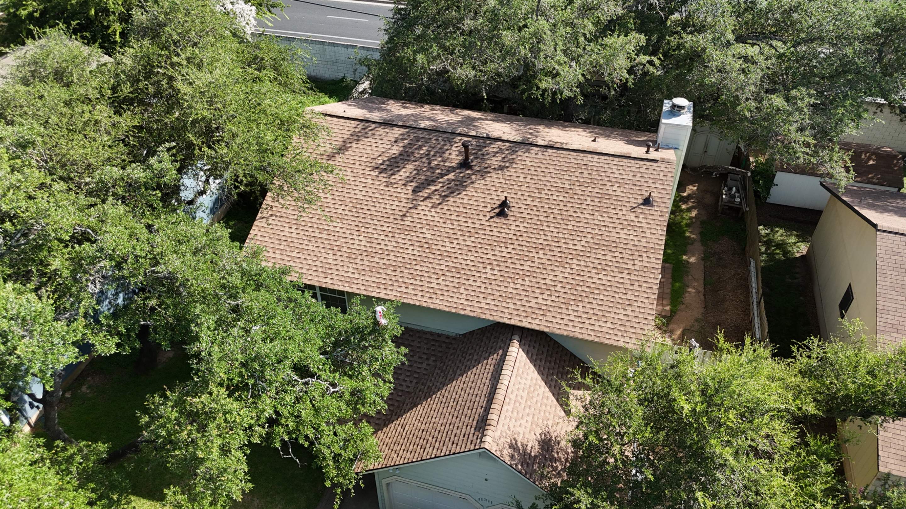 Shakewood - GAF Timberline HDZ by RoofsOnly.com