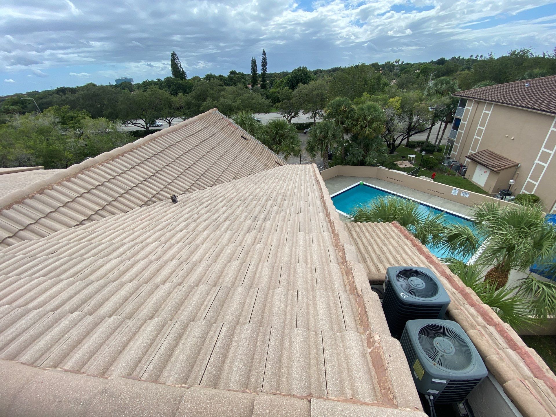 Commercial Roof Cleaning Coral Springs by BKB Pressure Cleaning LLC