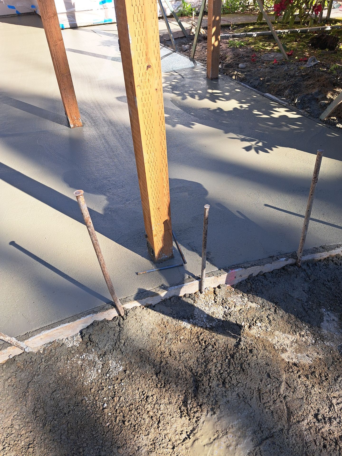 Modern Entry Fence by Jireh Asphalt & Concrete Inc 