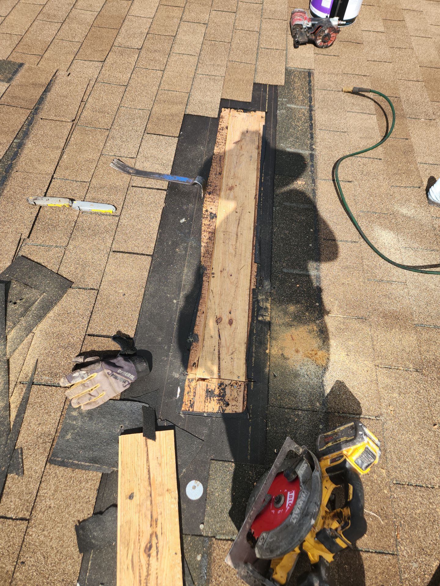 Shingle Roof Repair in Fort Lauderdale – Fast, Reliable, and Professional Service by Aastro Roofing