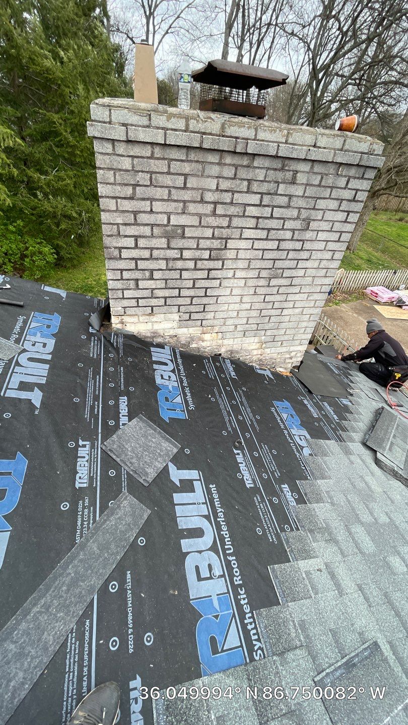 Residential Roofing Installation using Owens Corning Oakridge Roofing System by Undersun Roofing 
