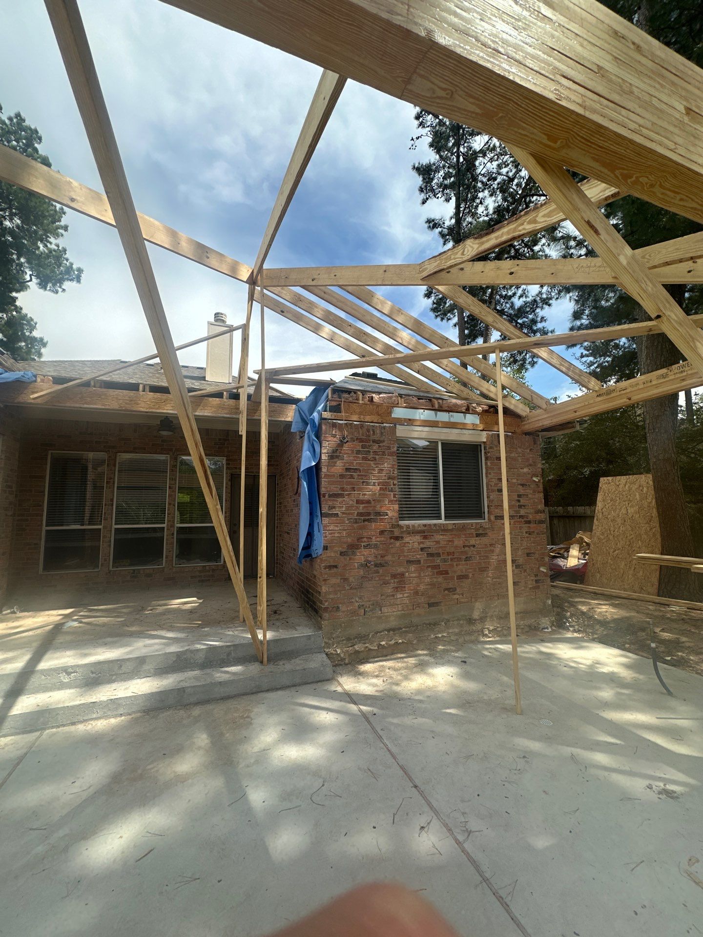 Pool, Patio Cover and Summer Kitchen in Sterling Ridge by SophAlx LLC
