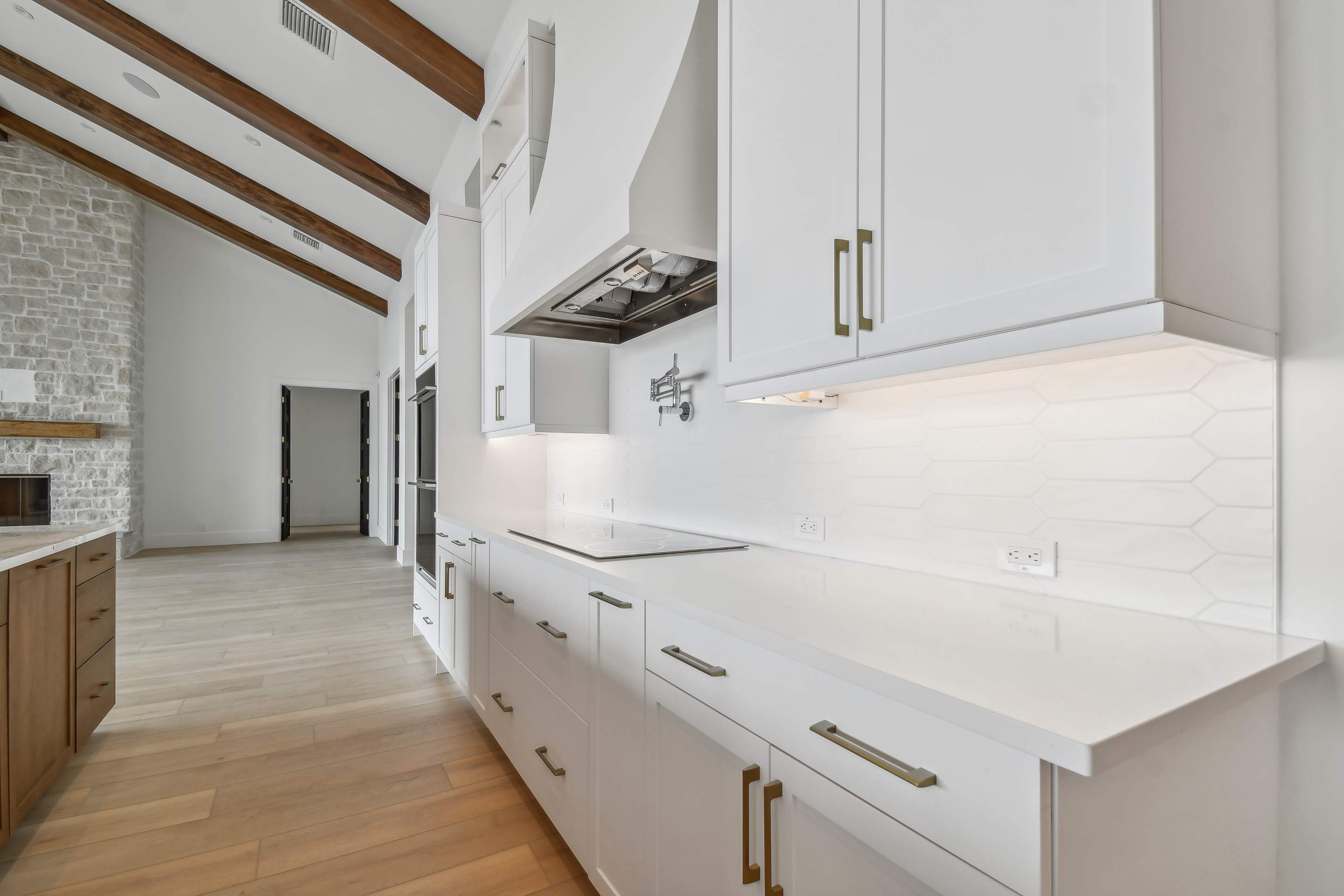 Custom Kingston by Lyons Heritage Tampa, LLC