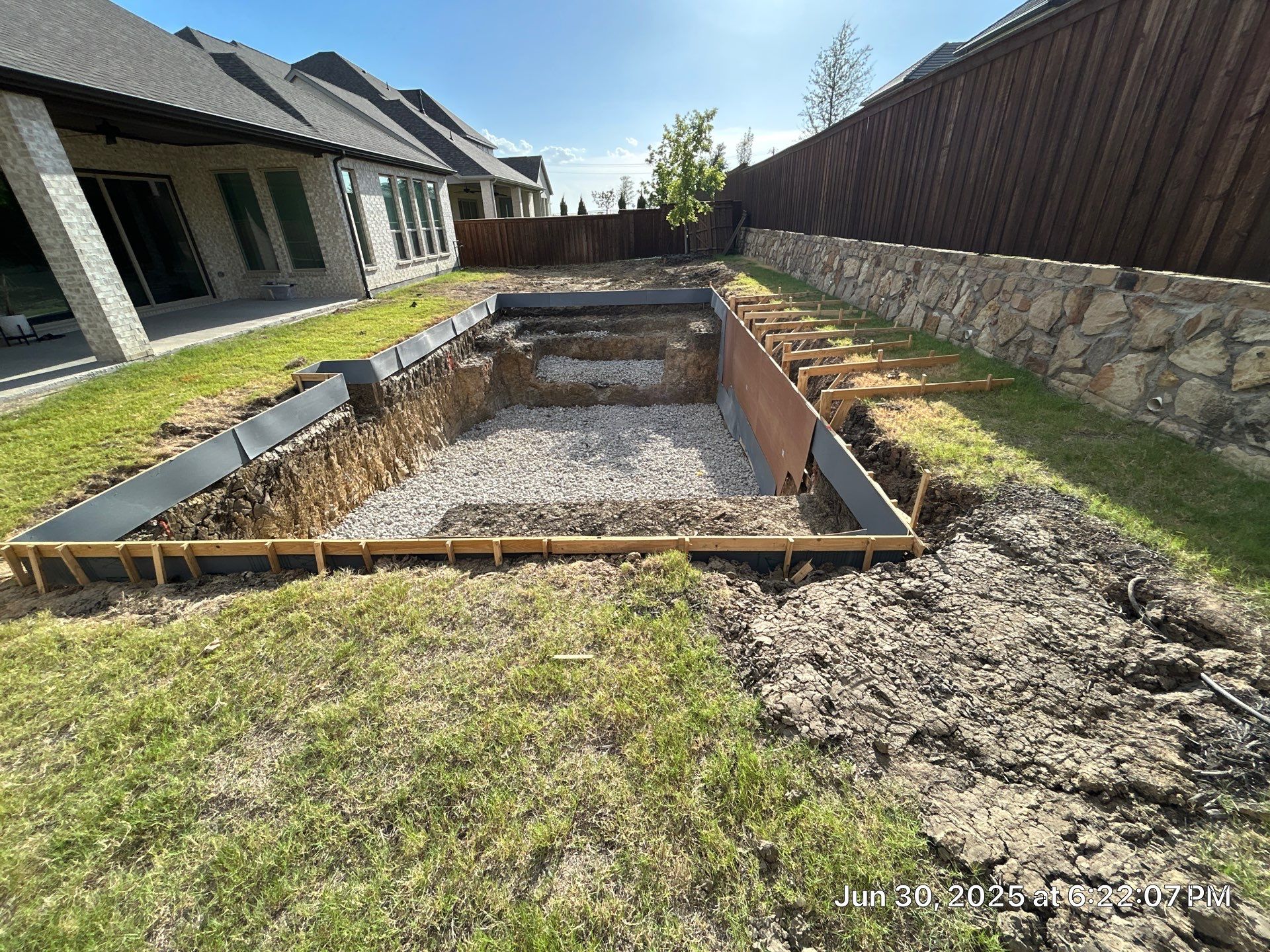 Modern Pool and Champagne Spa by Pinnacle Pools and Spas - DFW