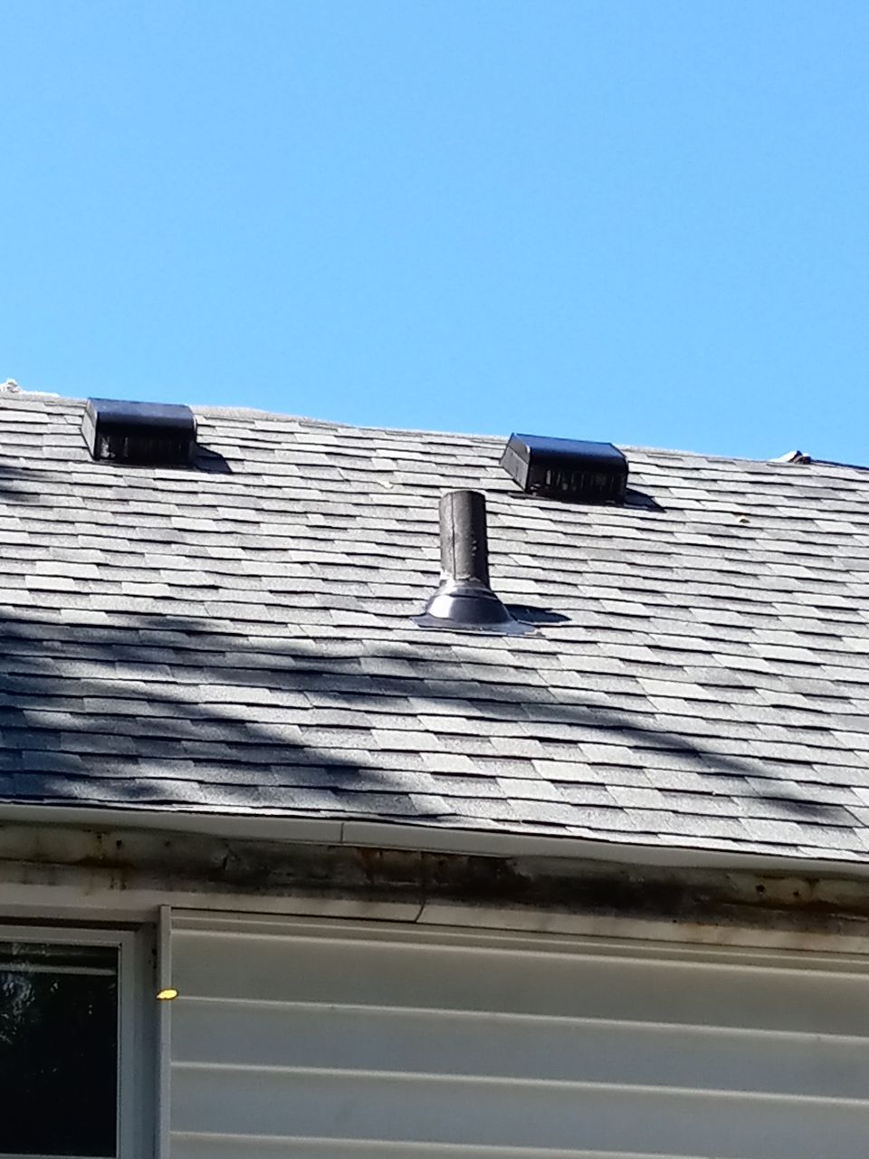 Brand: Atlas Pinnacle Color: Pristine Scotchgard Hearthstone Drip: White by Eagle Eye Roofing