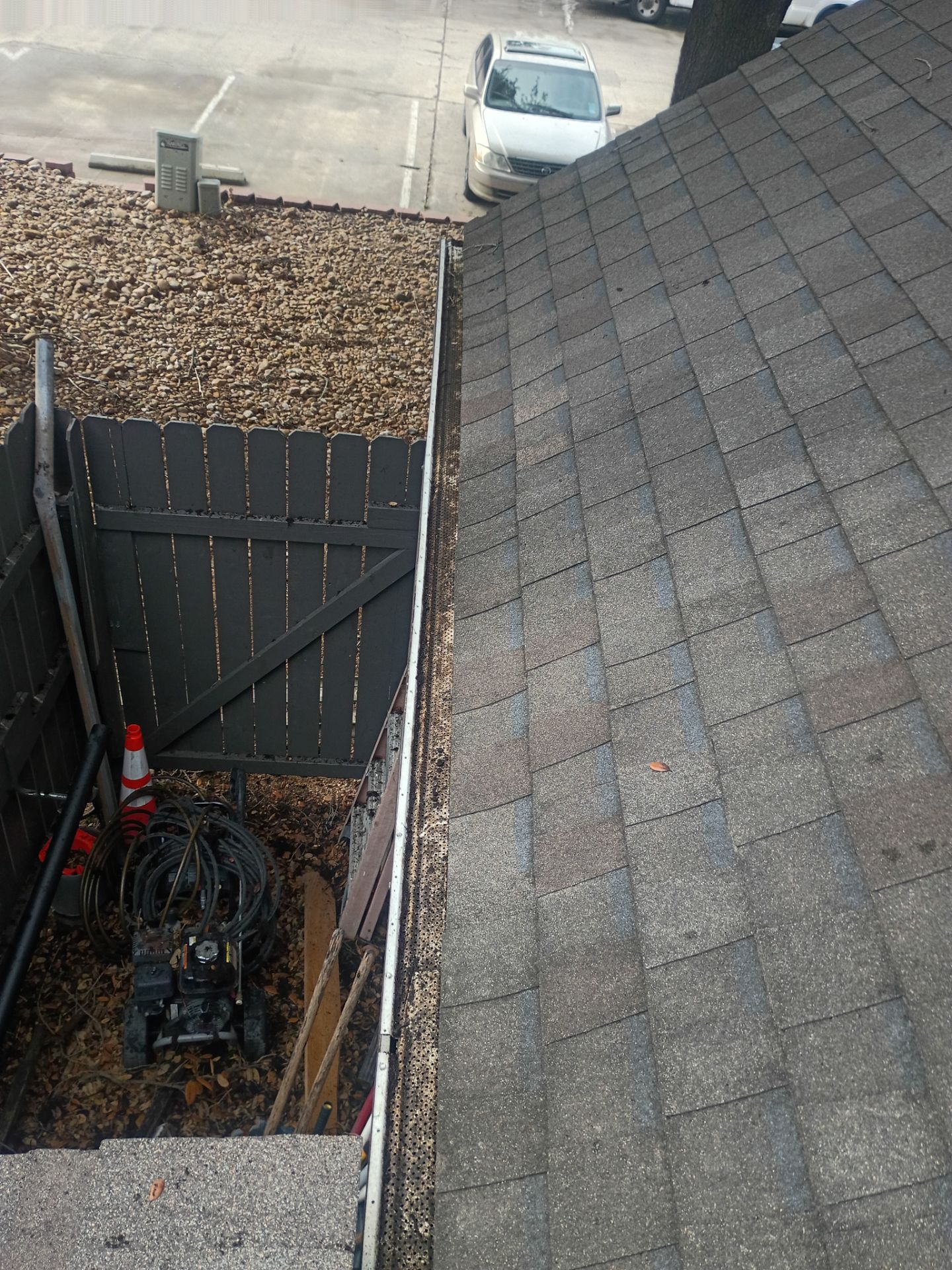 Commercial gutter cleaning San Marcos & New Braunfels, TX after photo with clean gutters
