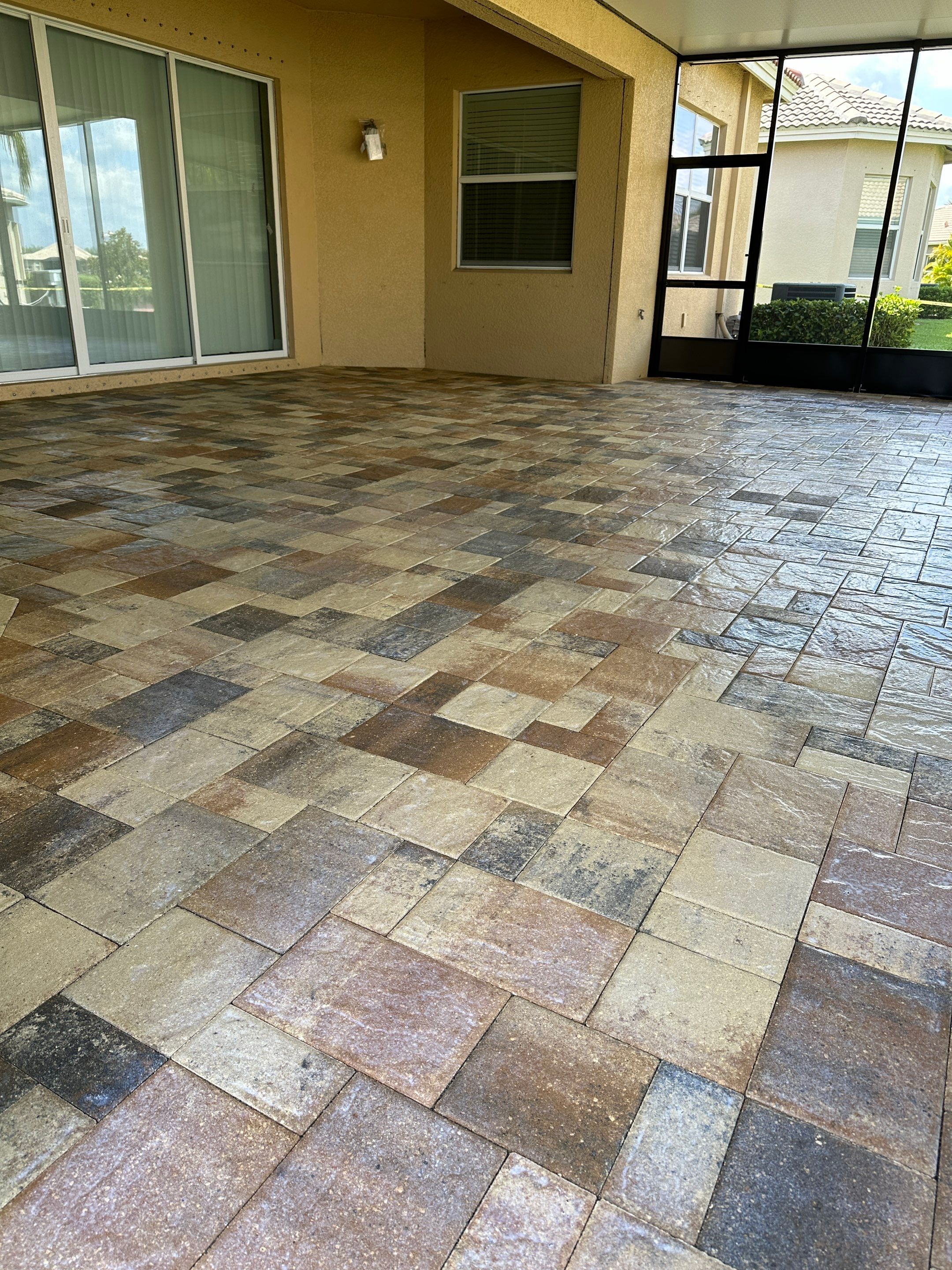 Paver Cleaning and Sealing in Wimauma Valencia Lakes by Supreme Paver Experts