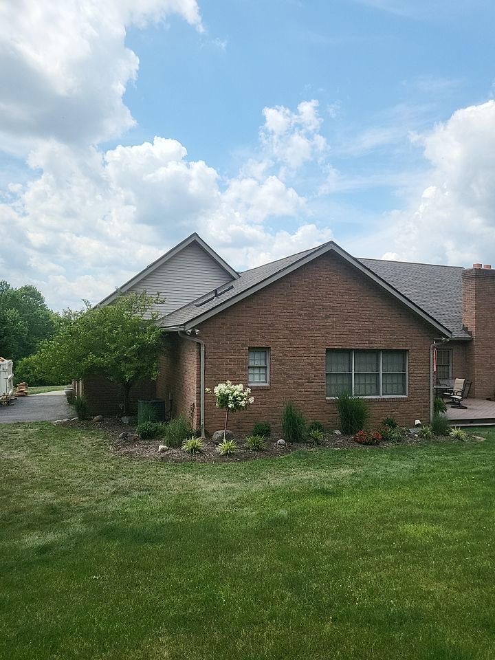 ATLAS PINNACLE COLOR: WEATHERED SHADOW by Eagle Eye Roofing