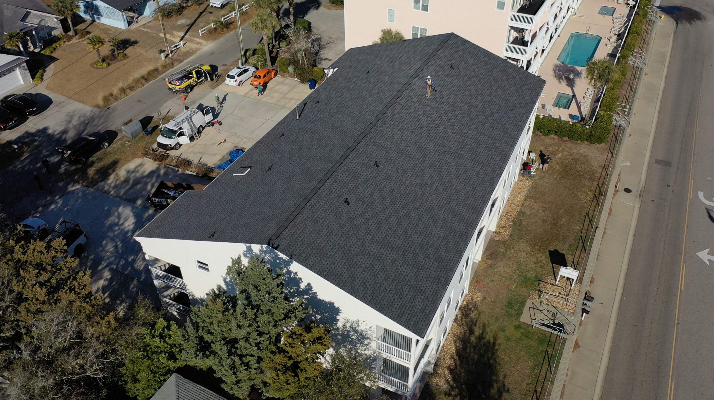 GAF HDZ - Charcoal by Linta Roofing Inc