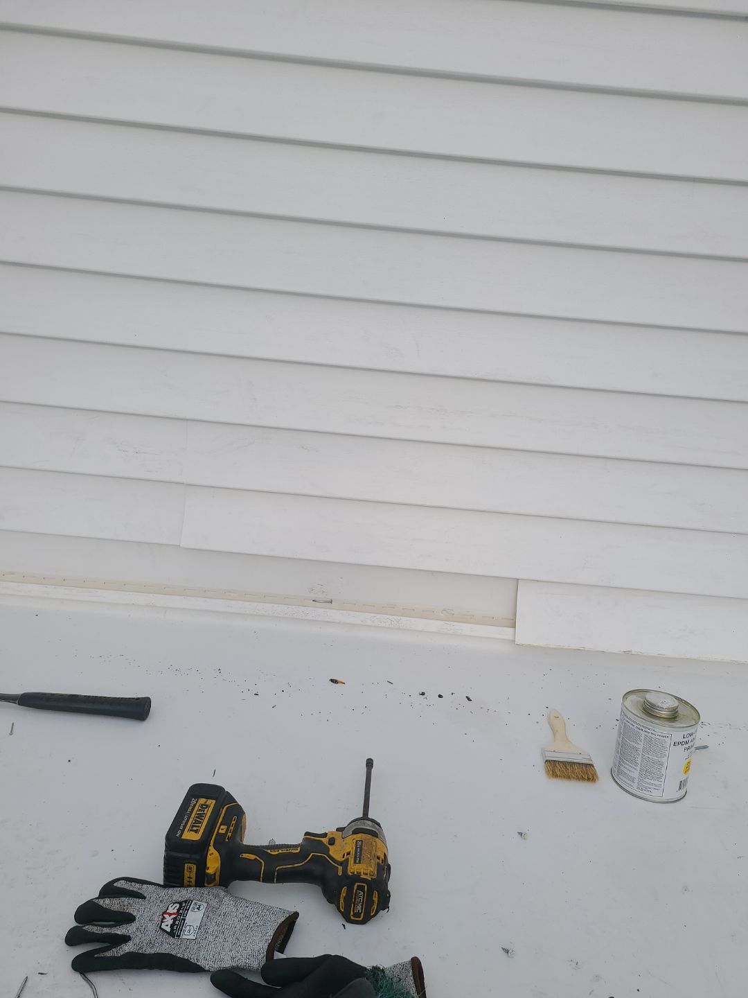 Springfield CertainTeed Charcoal Black Roof & CertainTeed Colonial White Siding by RM Banning, Inc.