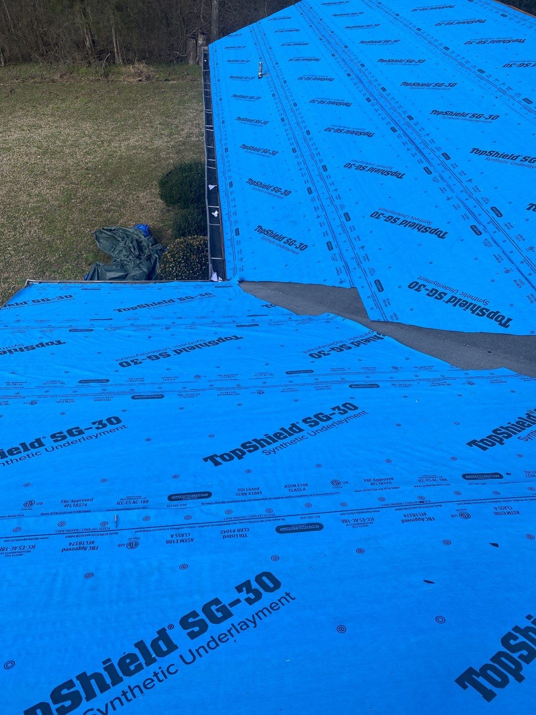 Residential Roofing Installation using Owens Corning Oakridge Roofing System by Undersun Roofing 