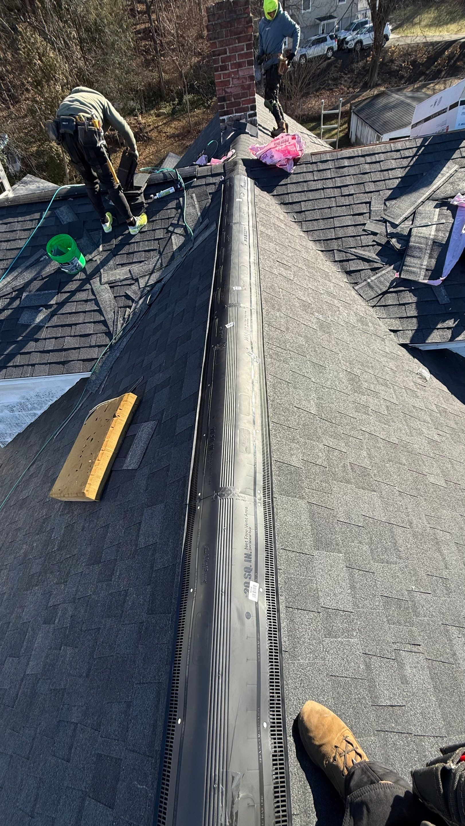 Owens Corning Duration: Onyx Black in Naugatuck by Golden Shield Roofing