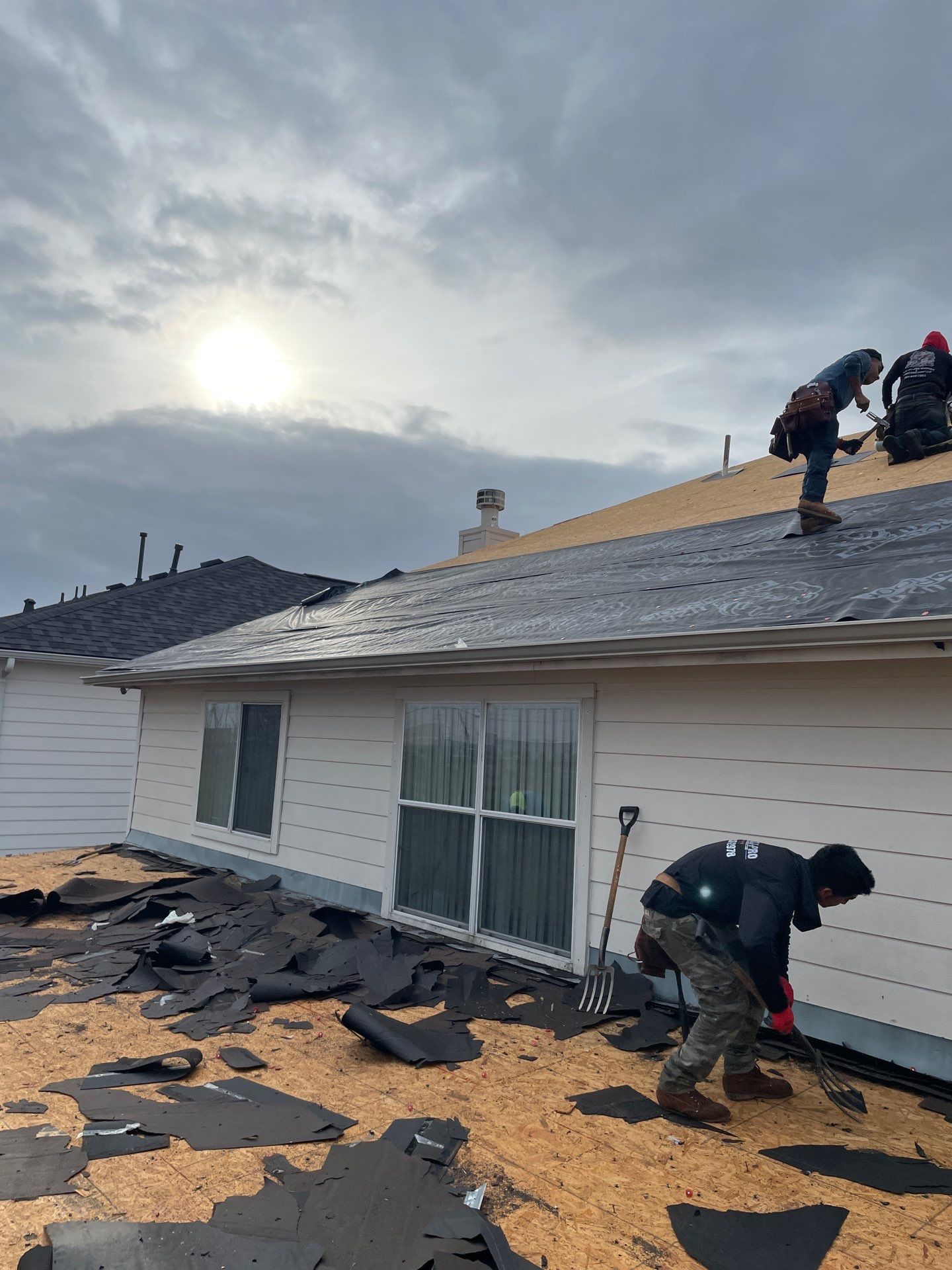Residential Roofing Installation using Owen's Corning Duration (Lifetime) Shingles by Roof Repair Company