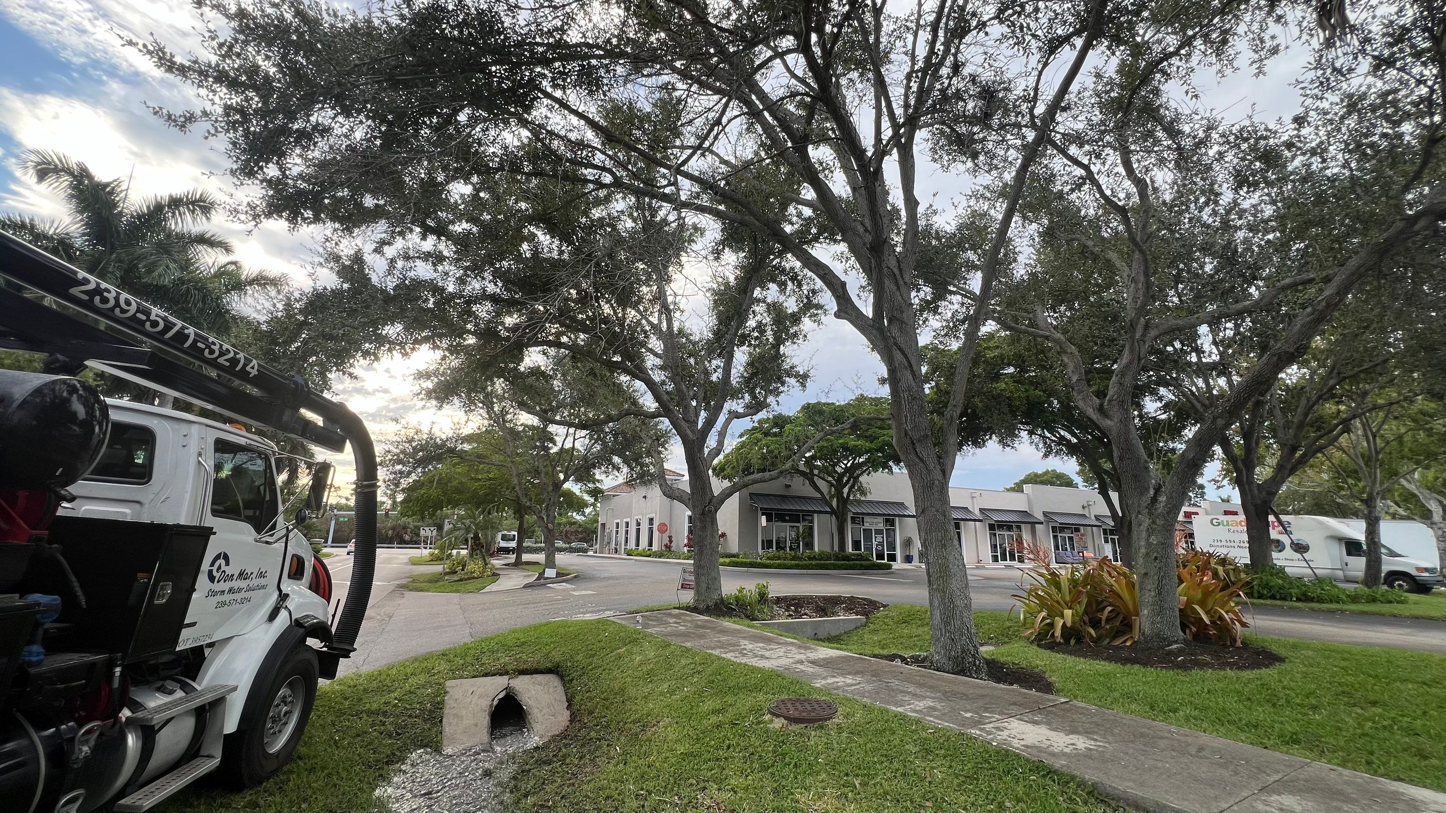 Naples Community Entry Road Stormwater System Cleaning by APS Power & Water