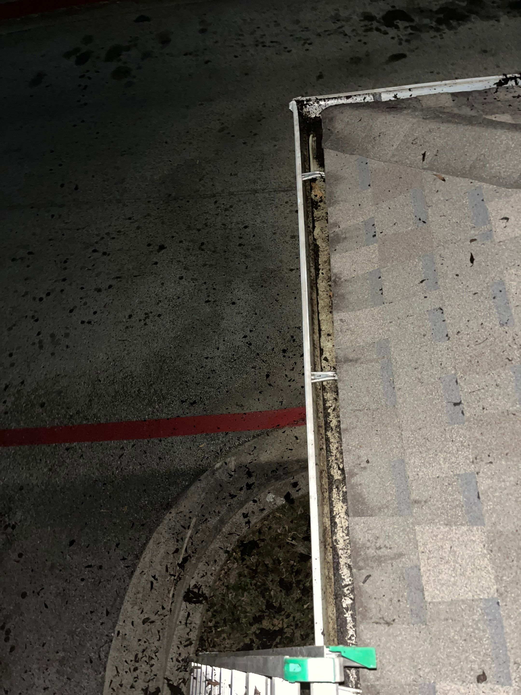 HOA gutter cleaning after photo.