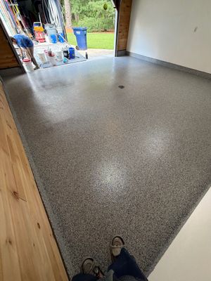 Gray Speckled Epoxy Flake Floor Coating in Muskegon
