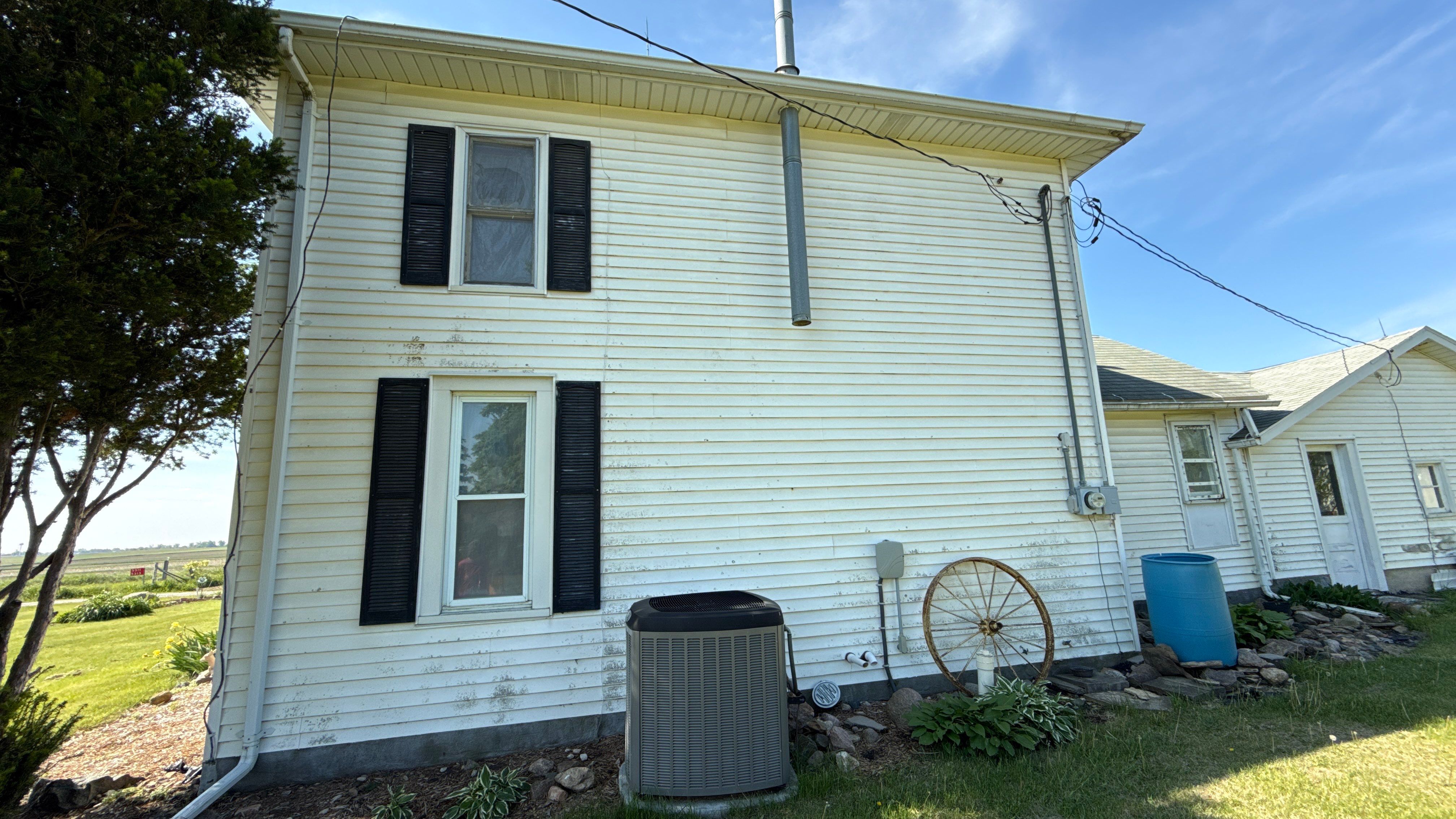 A Fresh Look with Midway Hawthorn Series Windows by United Windows and Siding LLC