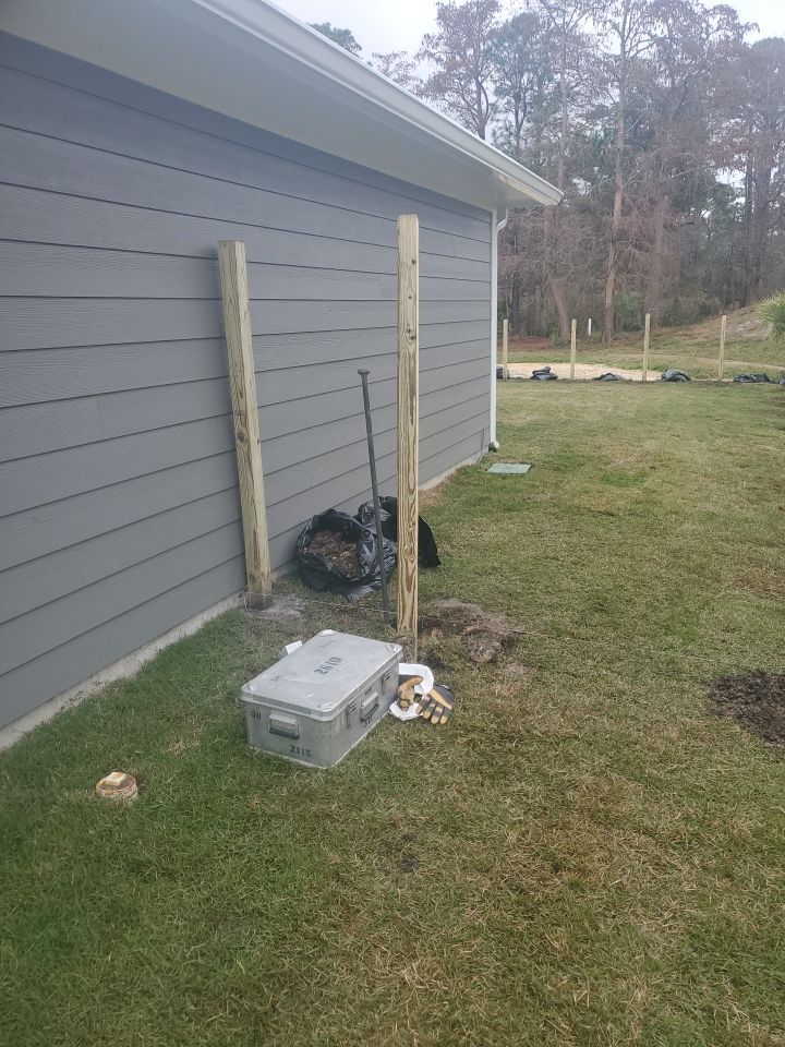 You can never go wrong with Horizontal by Hip Square Fence Inc.