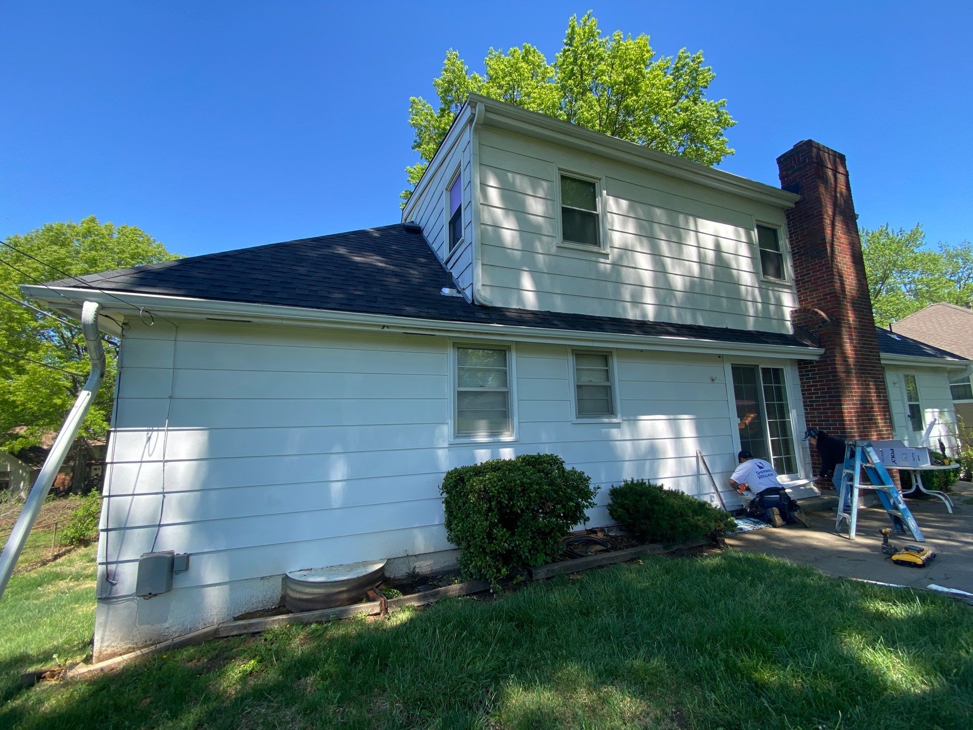 Siding Installation using White Market Square by EEC Windows, Siding & Roofing