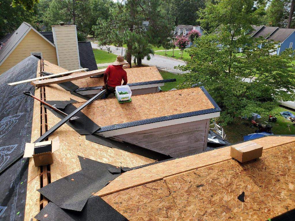 Residential Roofing Installation using Owens Corning Oakridge- Williamsburg Gray by Indigo State Roofing