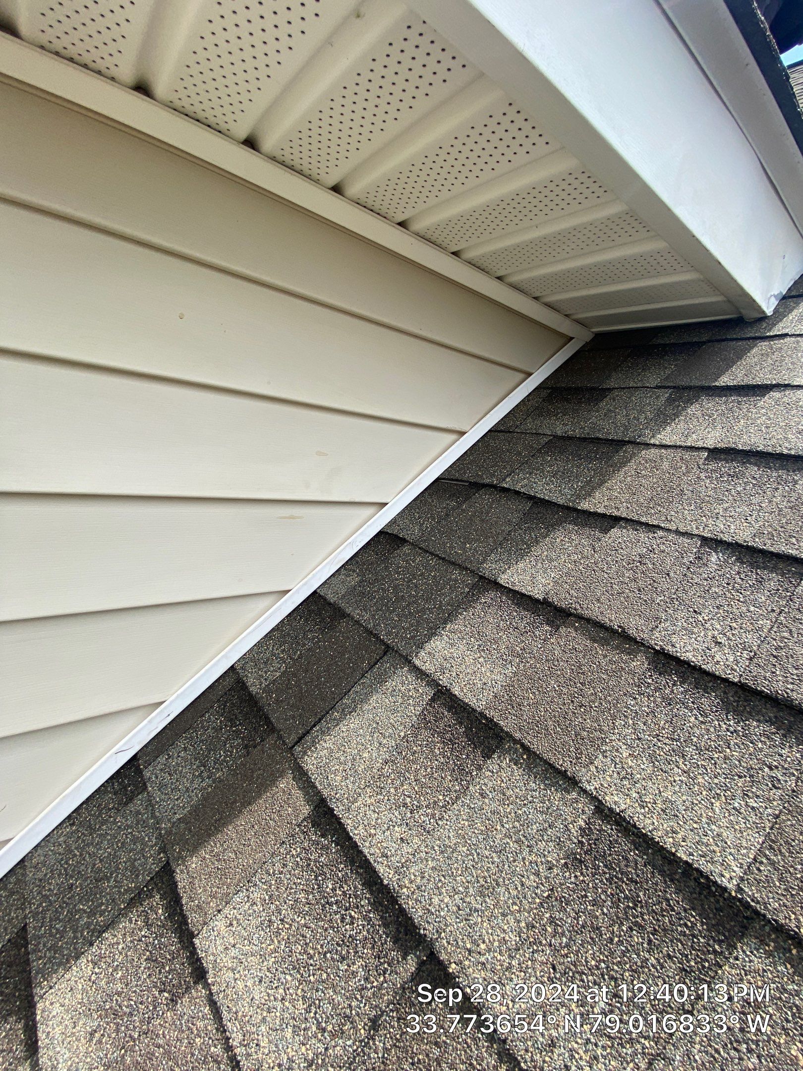 GAF HDZ - Weathered Wood by Linta Roofing Inc