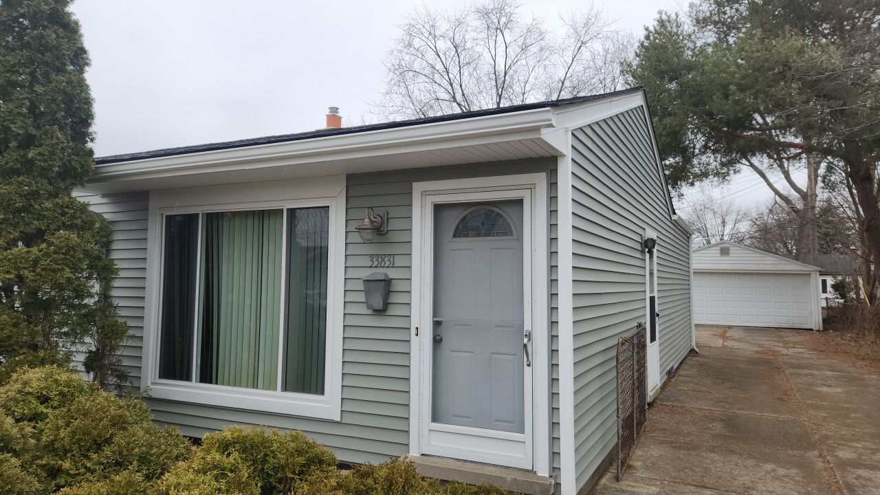 Siding Replacement using CertainTeed Restoration Classis D4 by 180 Contractors