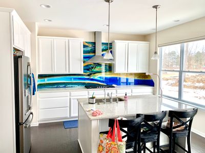 Kitchen Remodel using IMAGIO Solid Glass Backsplash - Imagine by fine Artist Ramona Patterson