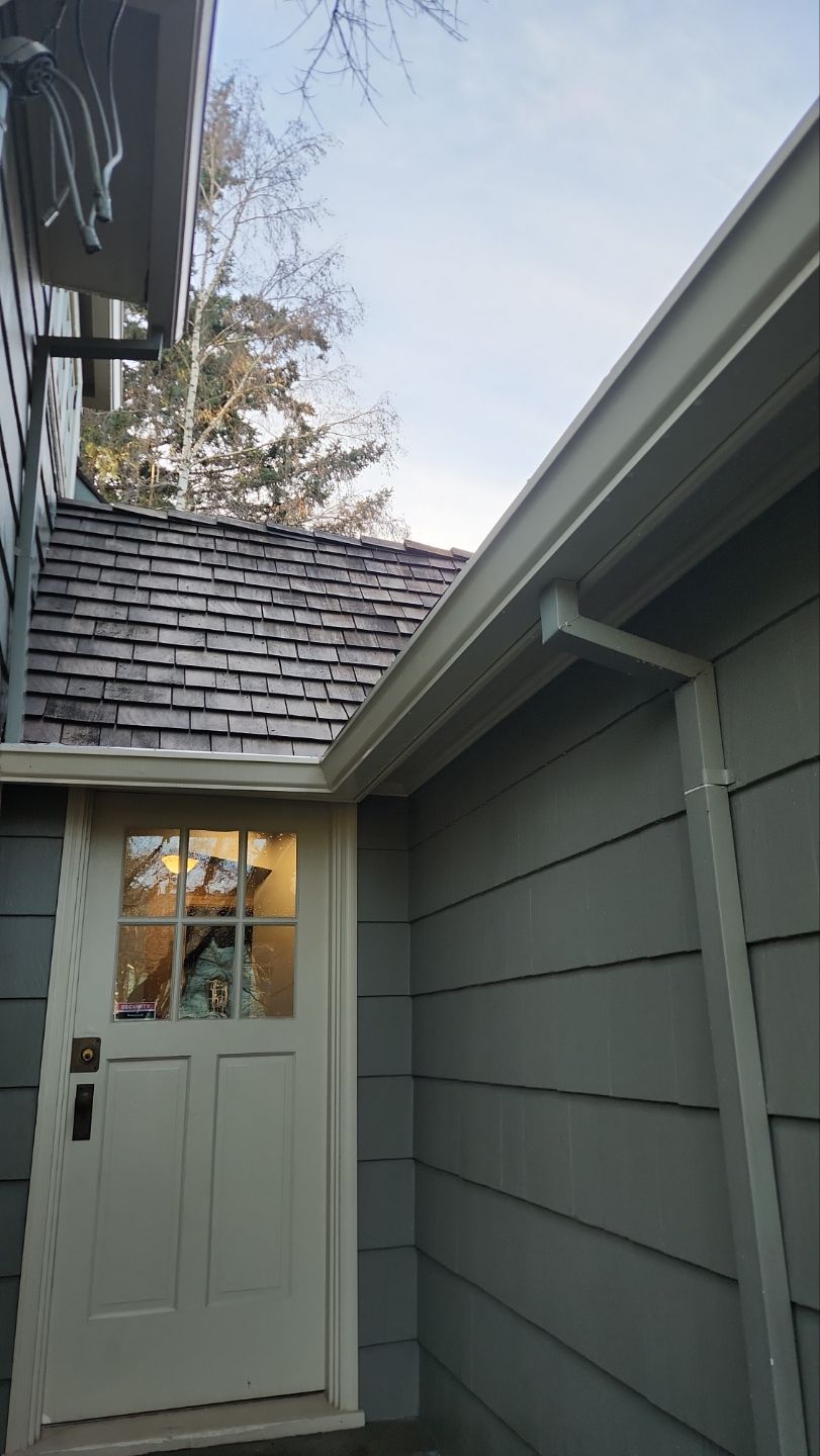 Gutter Guard Installation using Gutter Glove by Willamette Outdoor Wash LLC