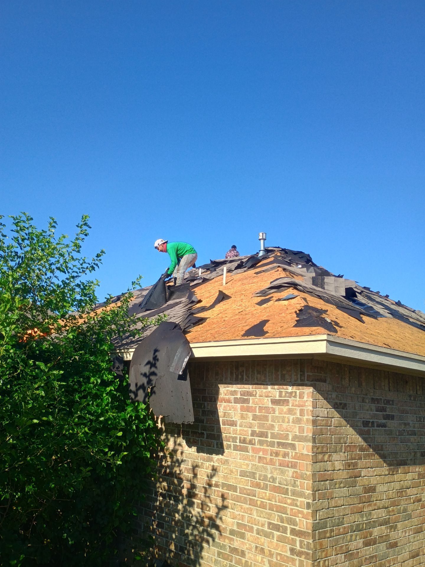 Oklahoma City Full Residential Roof Replacement with GAF Architectural Shingles by BANA Roofing and Solar Supply