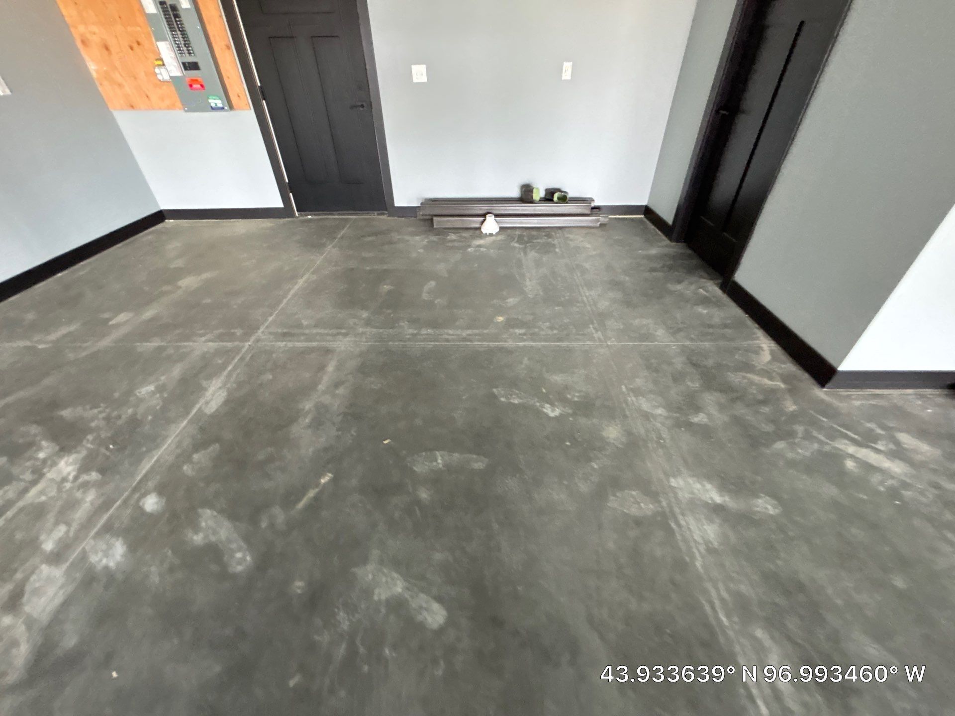 Polyaspartic Garage Floor Coating with Decorative Flake in Wentworth by Select Painting, Coatings & Garage Cabinets