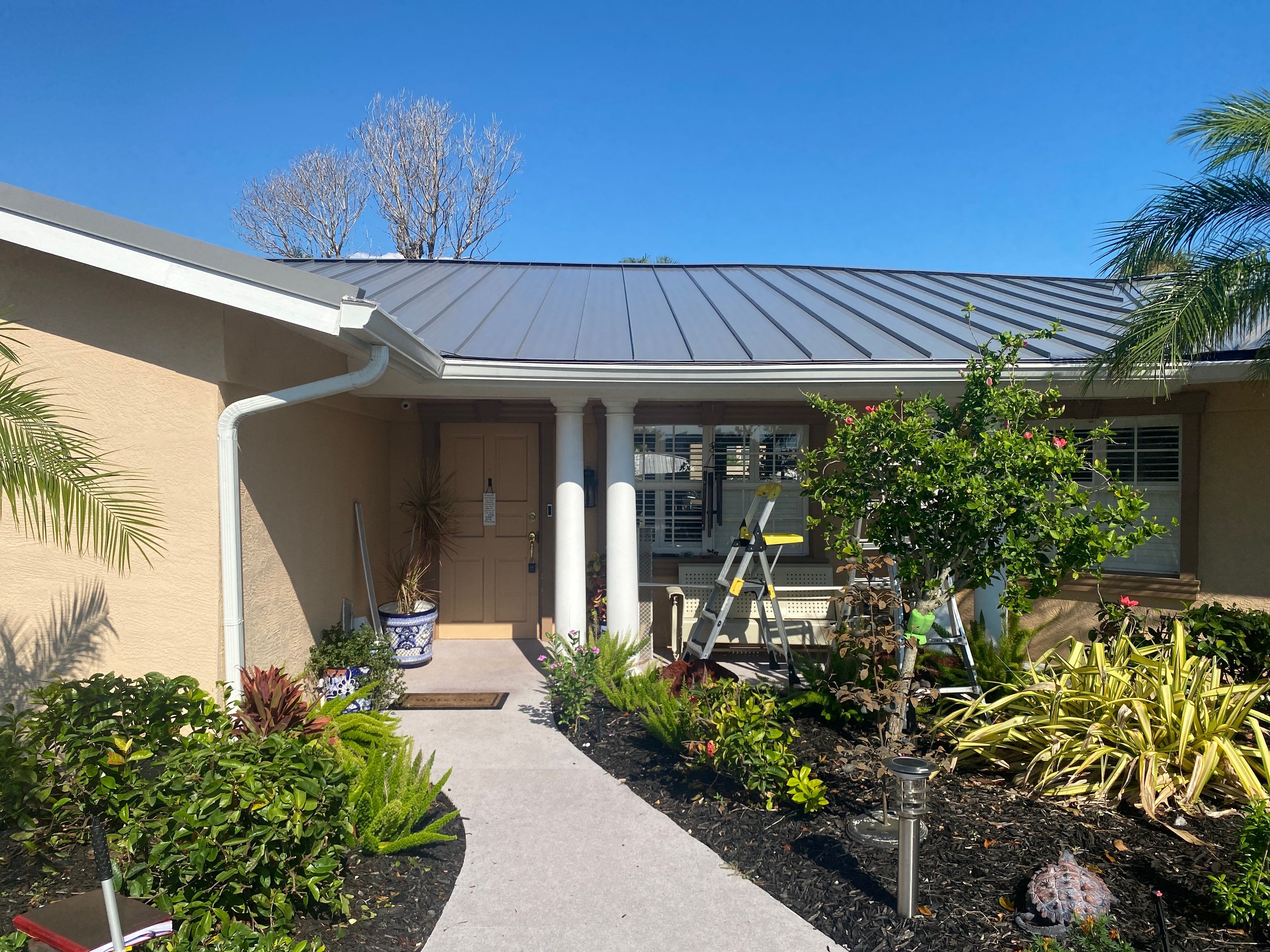 Aluminum Seamless Gutters in Longboat Key FL by Gutter Professors