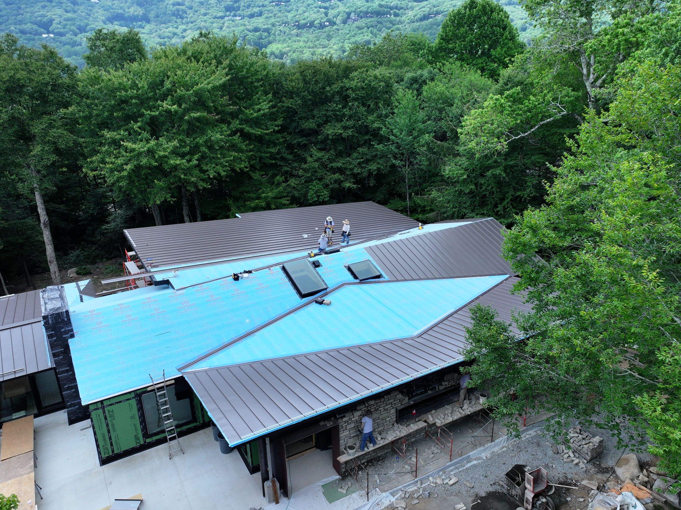Williams Residence by Omnia Roofing